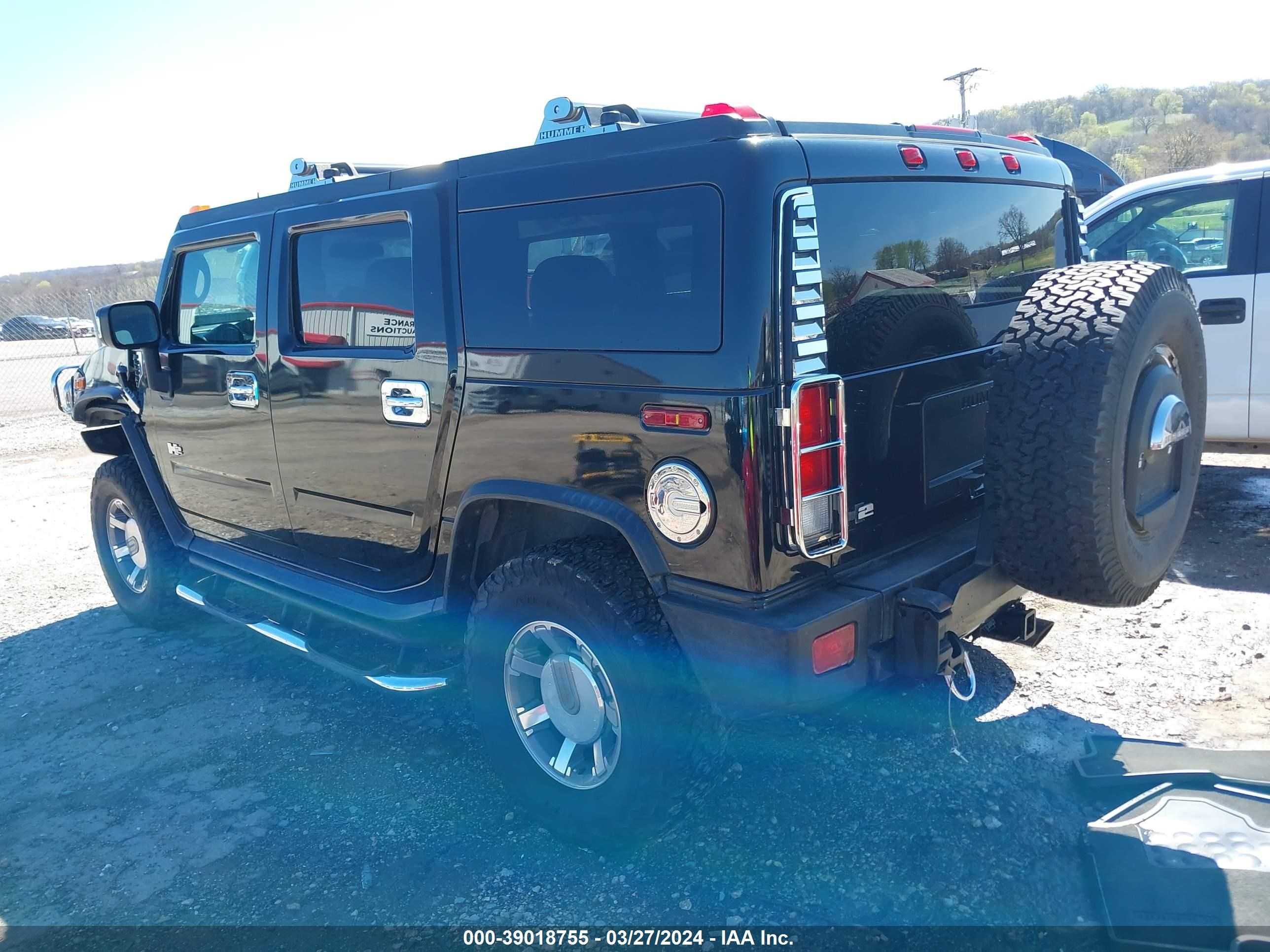 Photo 2 VIN: 5GRGN23U87H112887 - HUMMER H2 