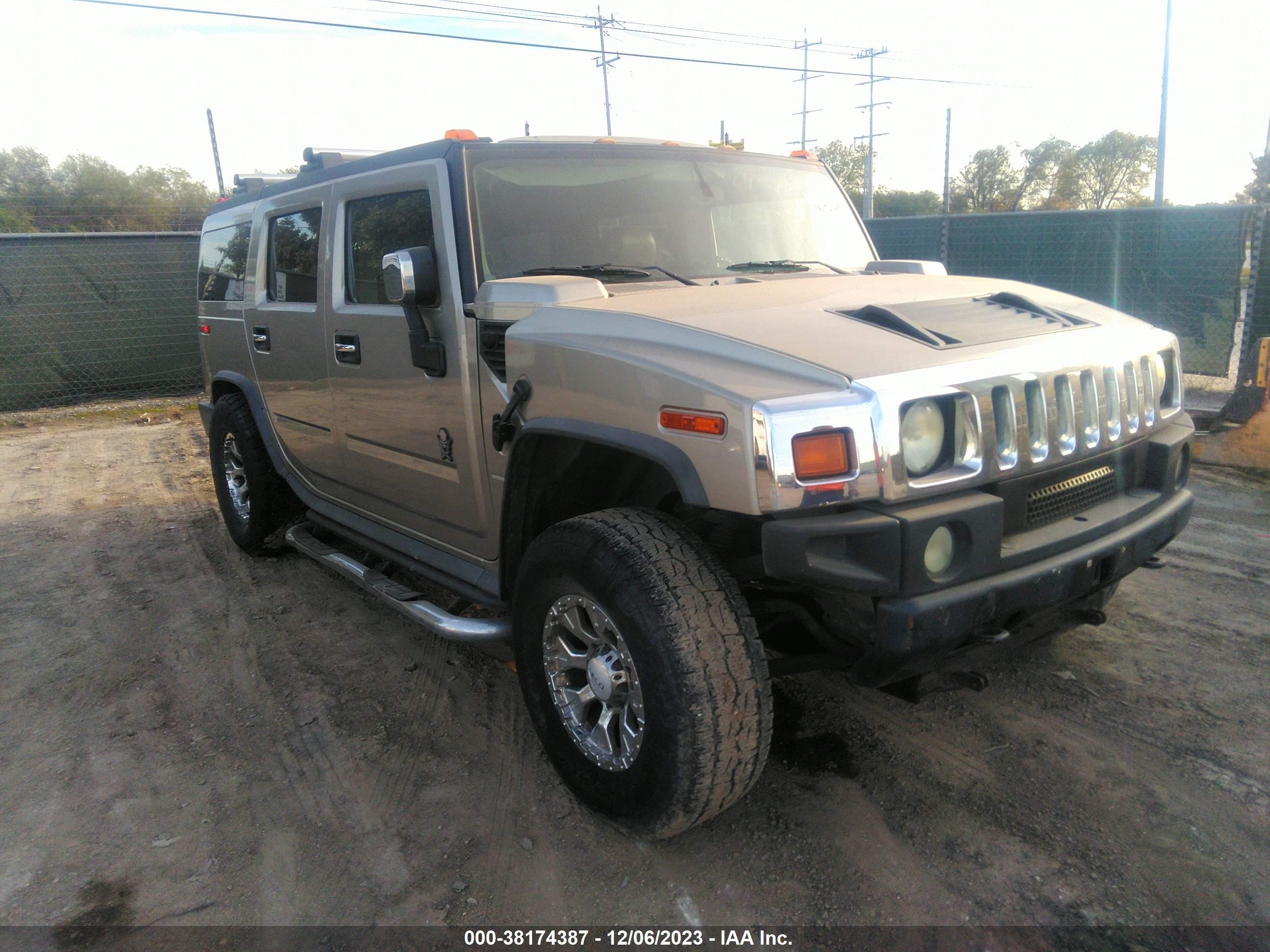 Photo 1 VIN: 5GRGN23U94H122680 - HUMMER H2 