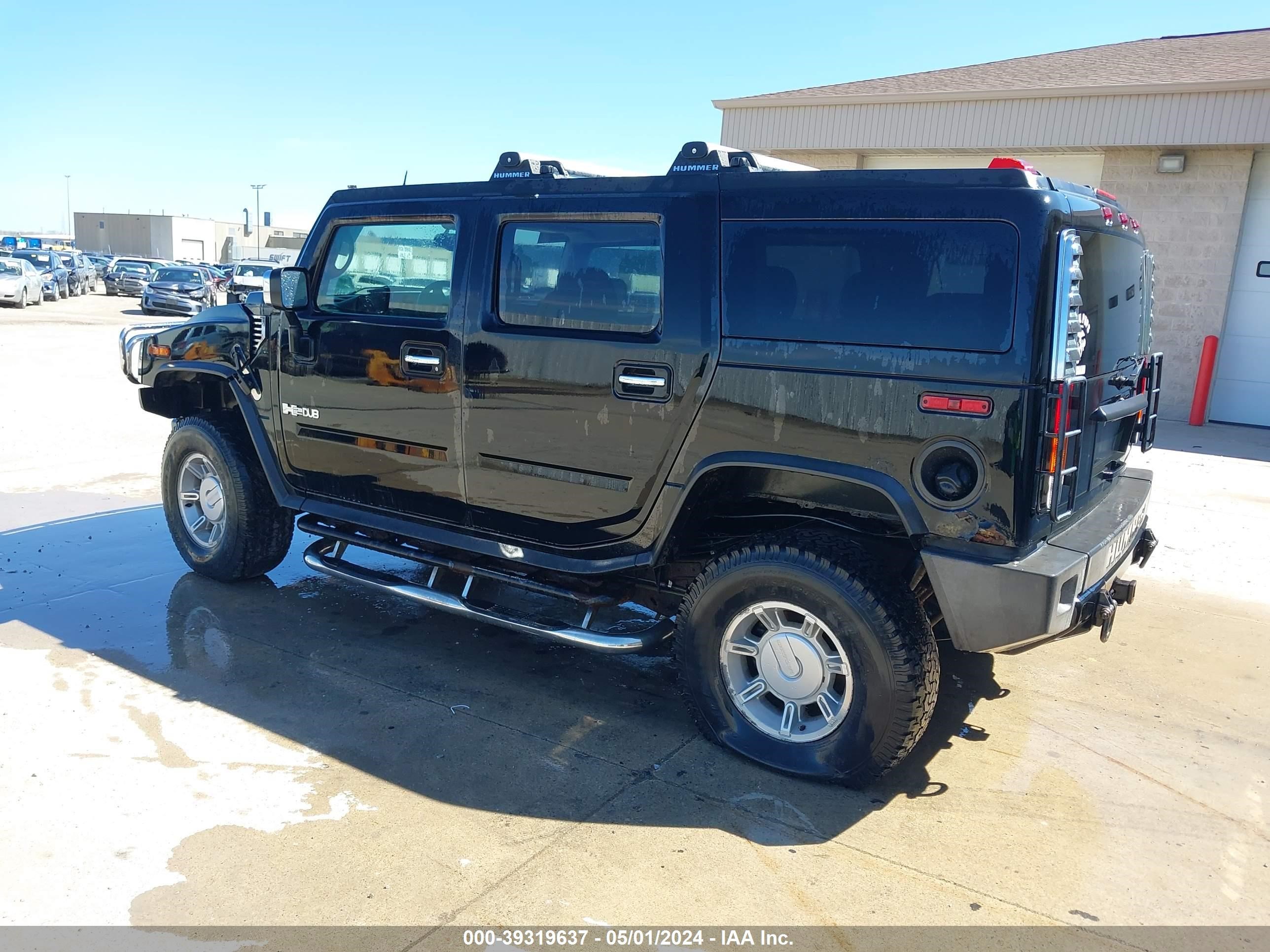 Photo 2 VIN: 5GRGN23UX3H145805 - HUMMER H2 