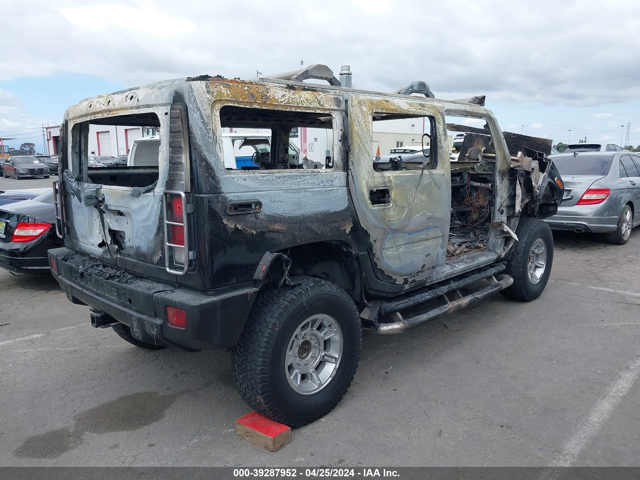 Photo 3 VIN: 5GRGN23UX6H113294 - HUMMER NULL 