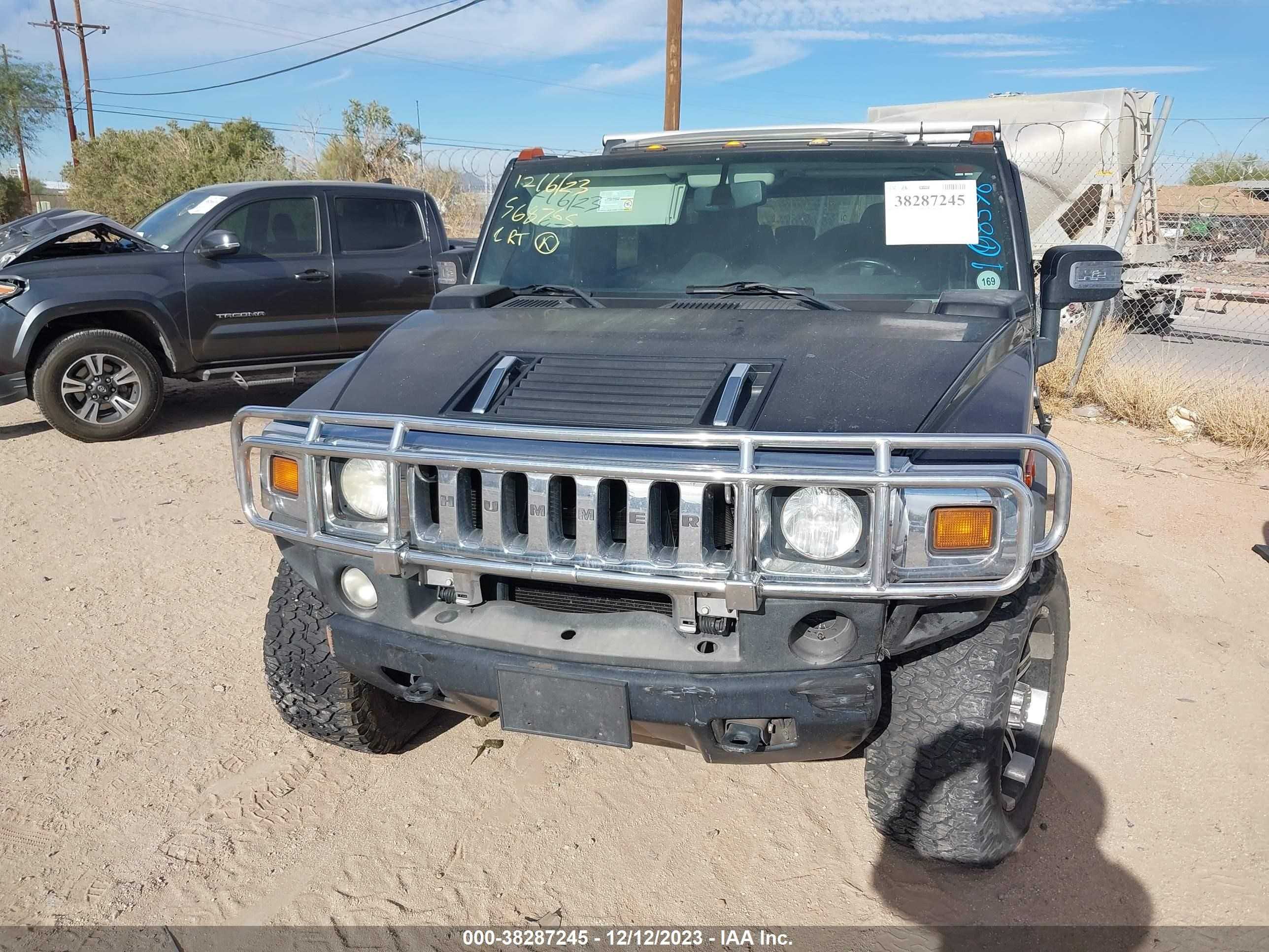 Photo 11 VIN: 5GRGN23UX7H108596 - HUMMER H2 