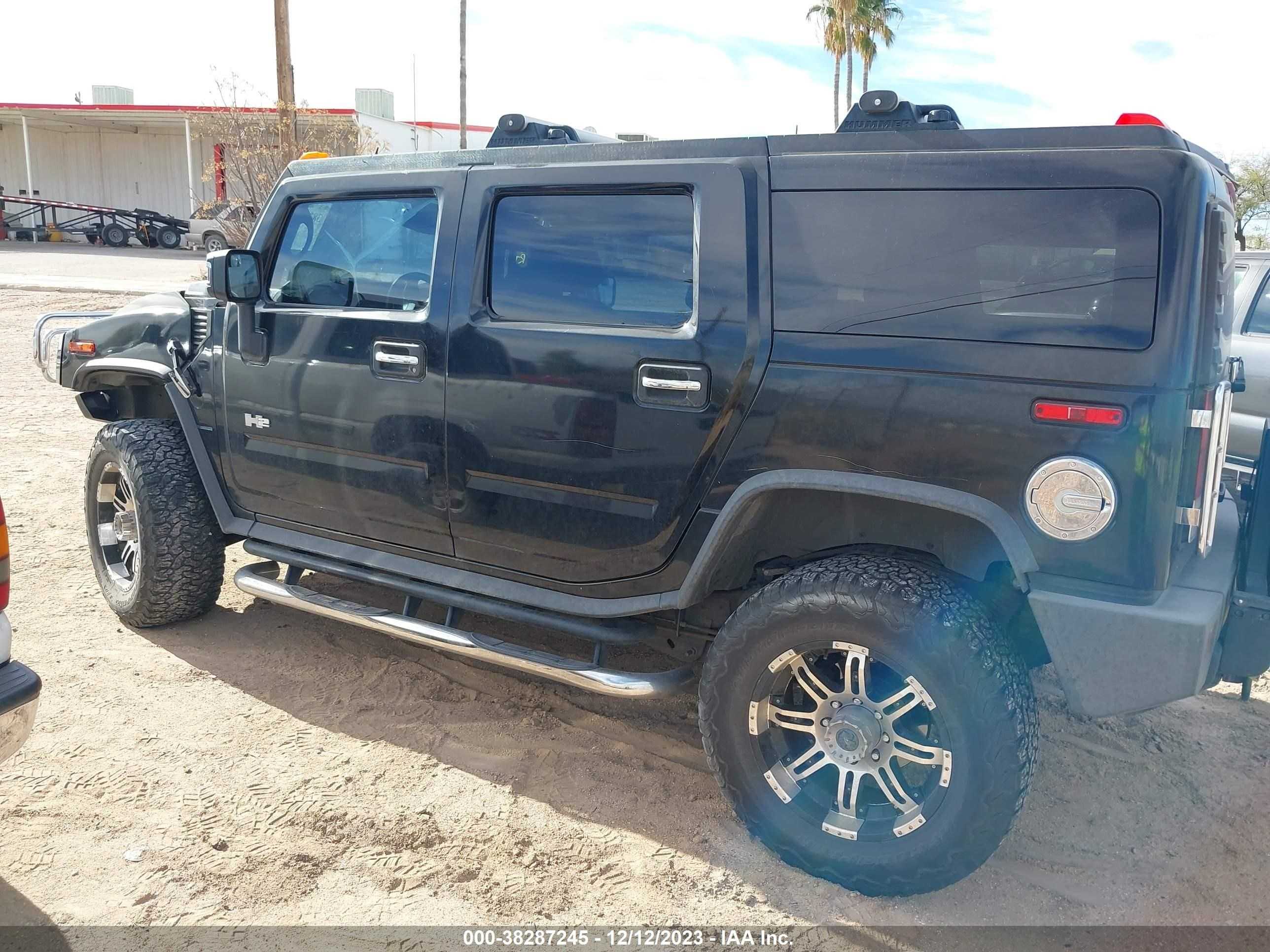 Photo 13 VIN: 5GRGN23UX7H108596 - HUMMER H2 