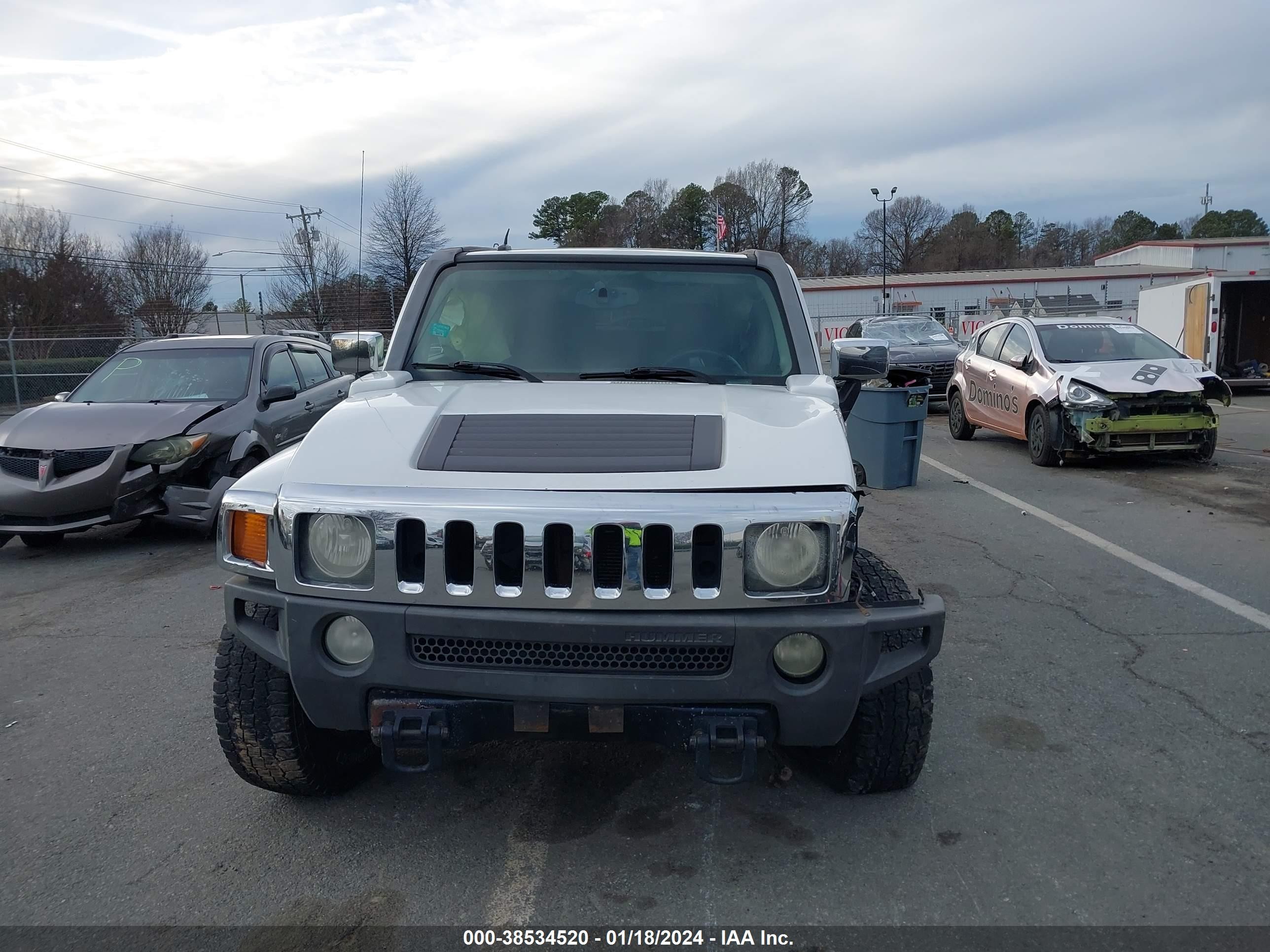 Photo 11 VIN: 5GTDN136168131529 - HUMMER H3 