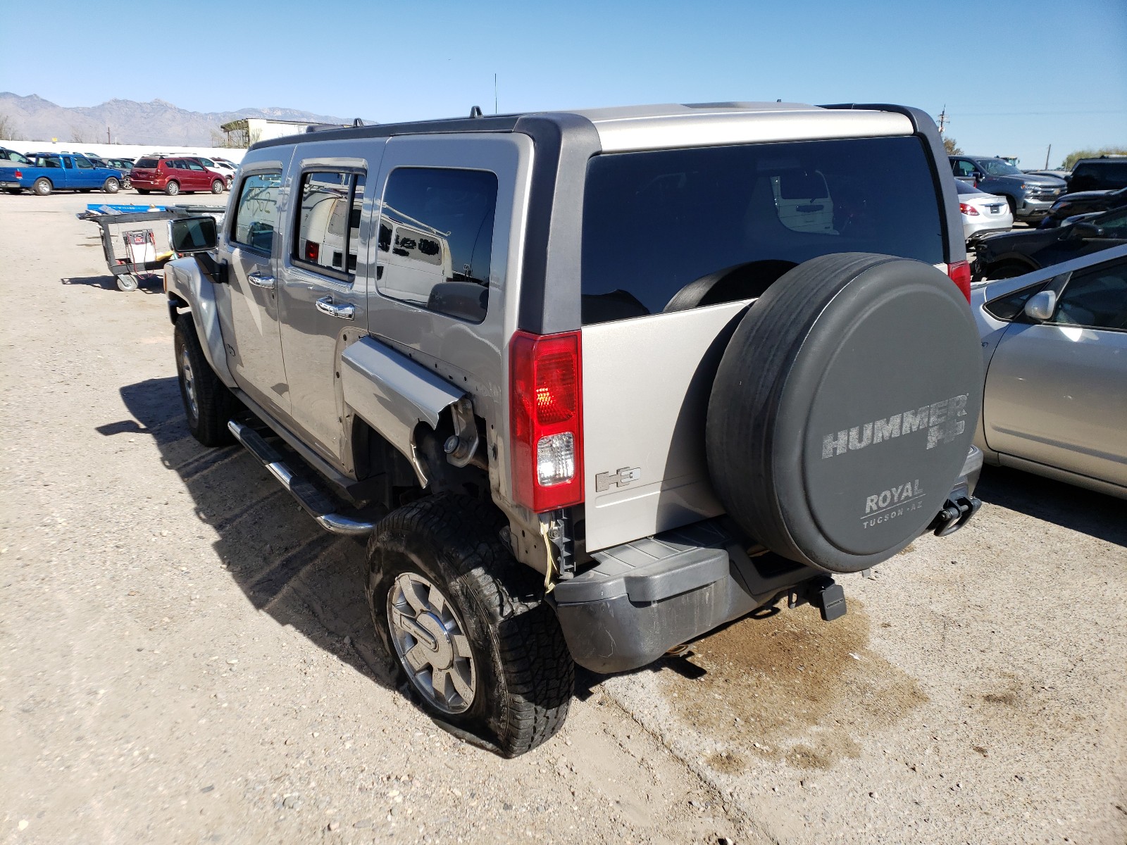 Photo 2 VIN: 5GTDN136168180696 - HUMMER H3 