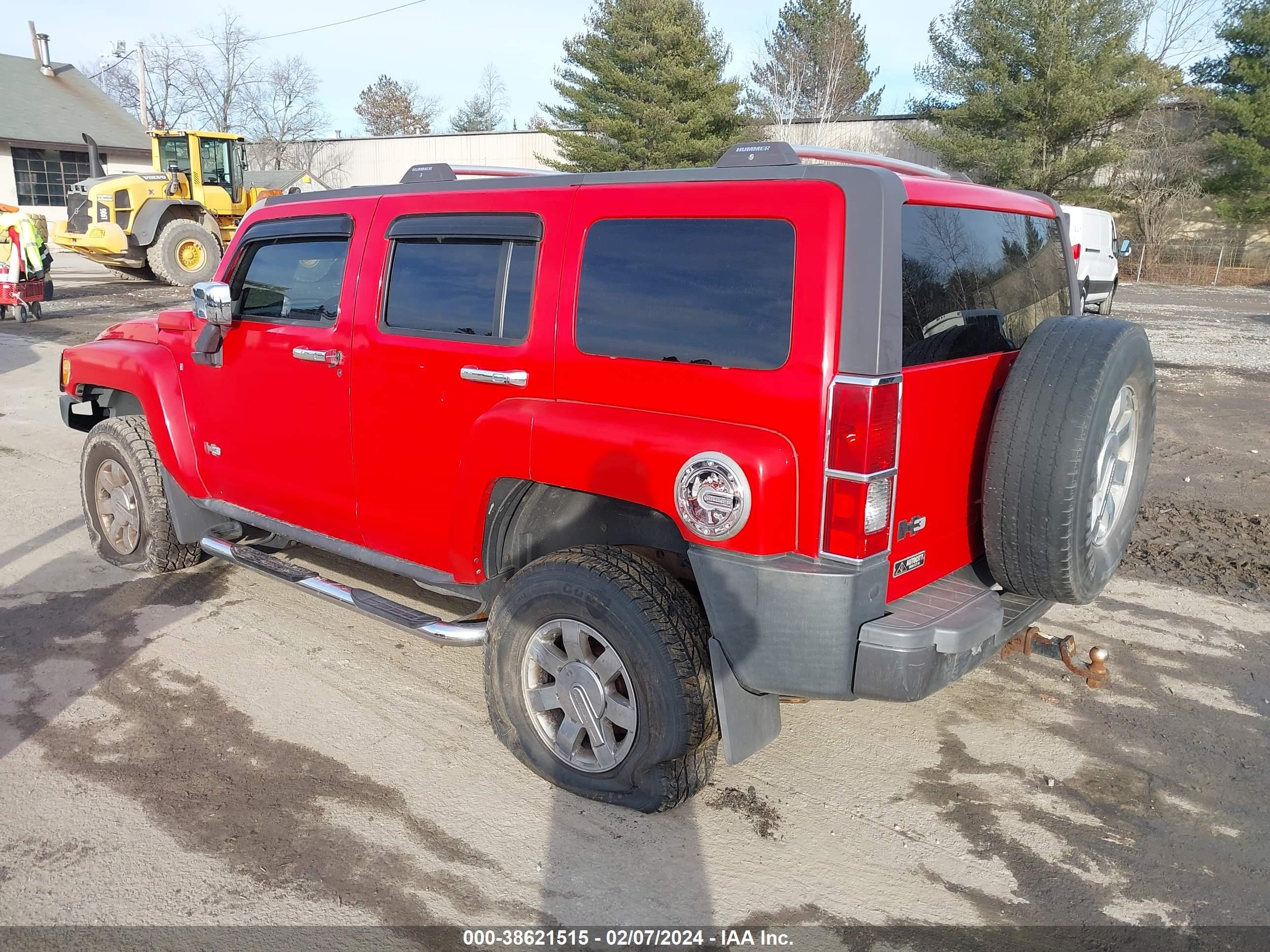 Photo 2 VIN: 5GTDN136168319127 - HUMMER H3 