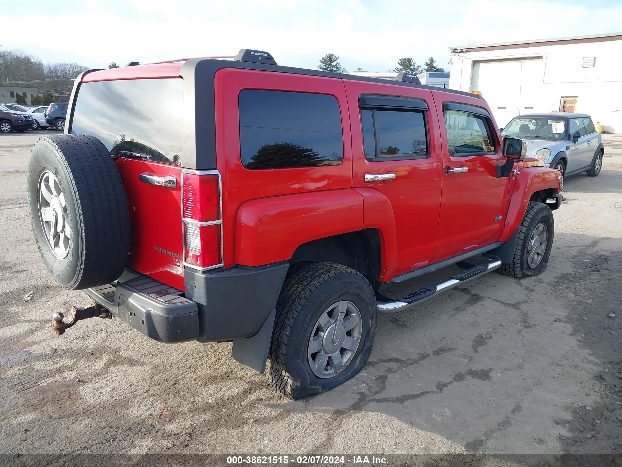 Photo 3 VIN: 5GTDN136168319127 - HUMMER H3 