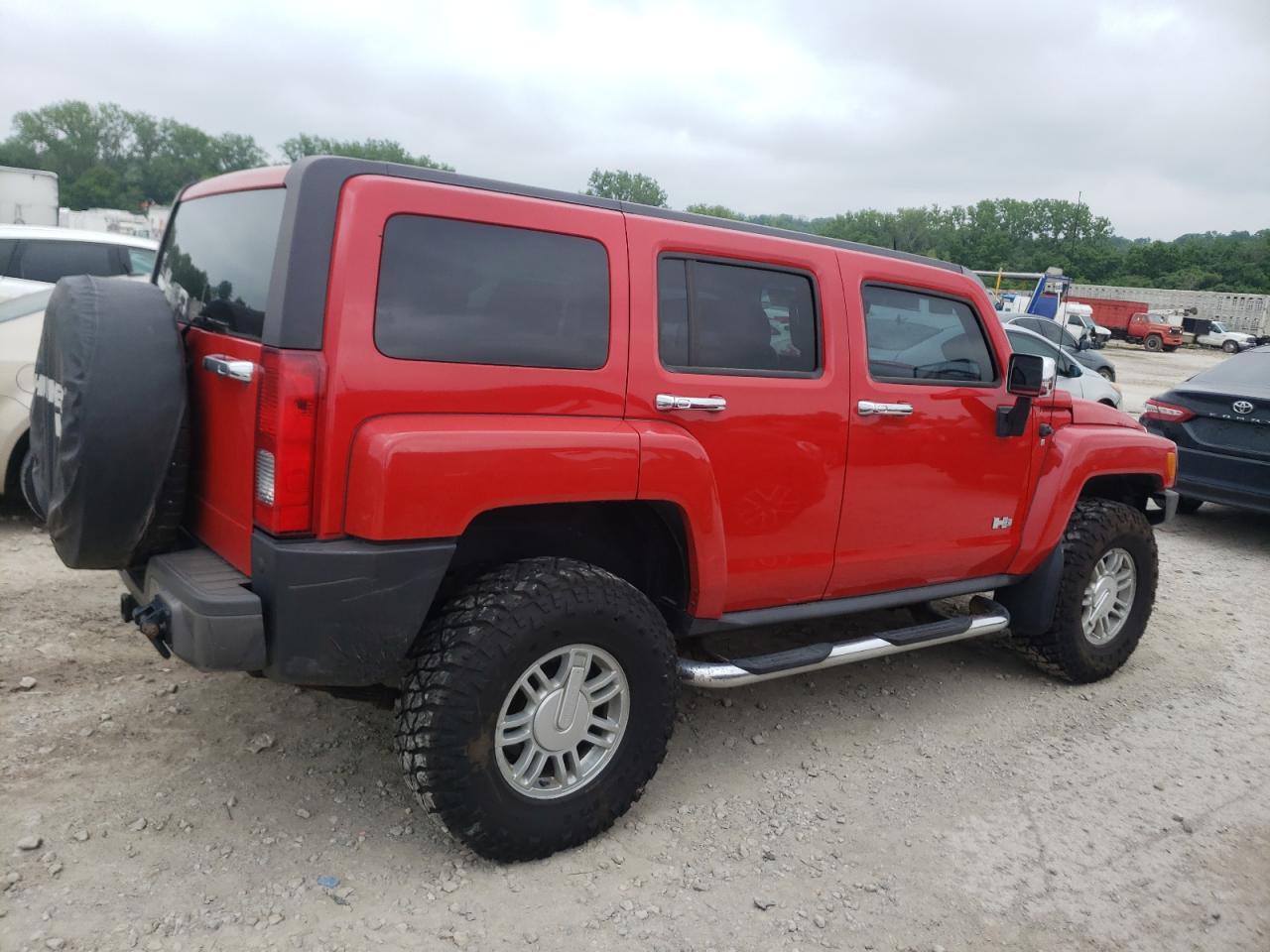 Photo 2 VIN: 5GTDN136168331665 - HUMMER H3 