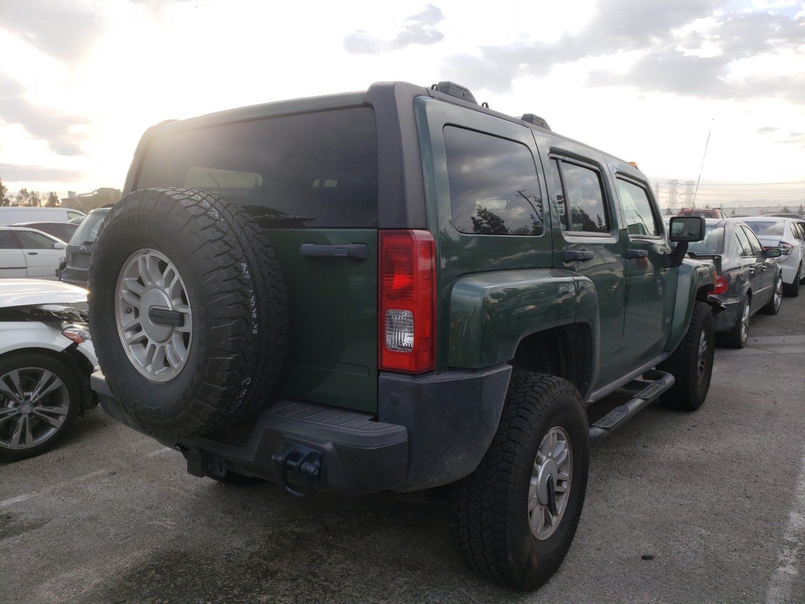 Photo 3 VIN: 5GTDN136268130499 - HUMMER H3 