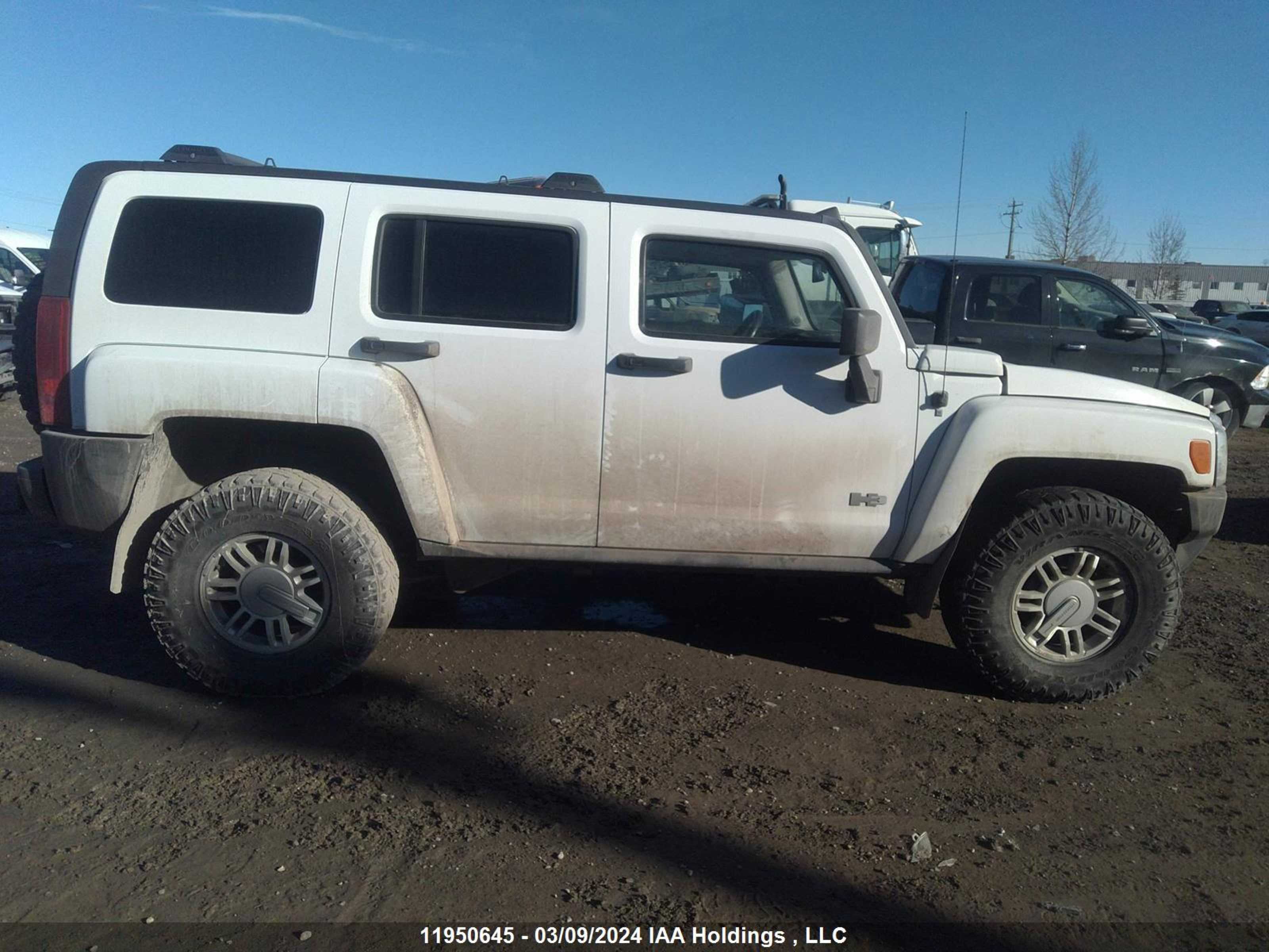 Photo 13 VIN: 5GTDN136268211082 - HUMMER H3 