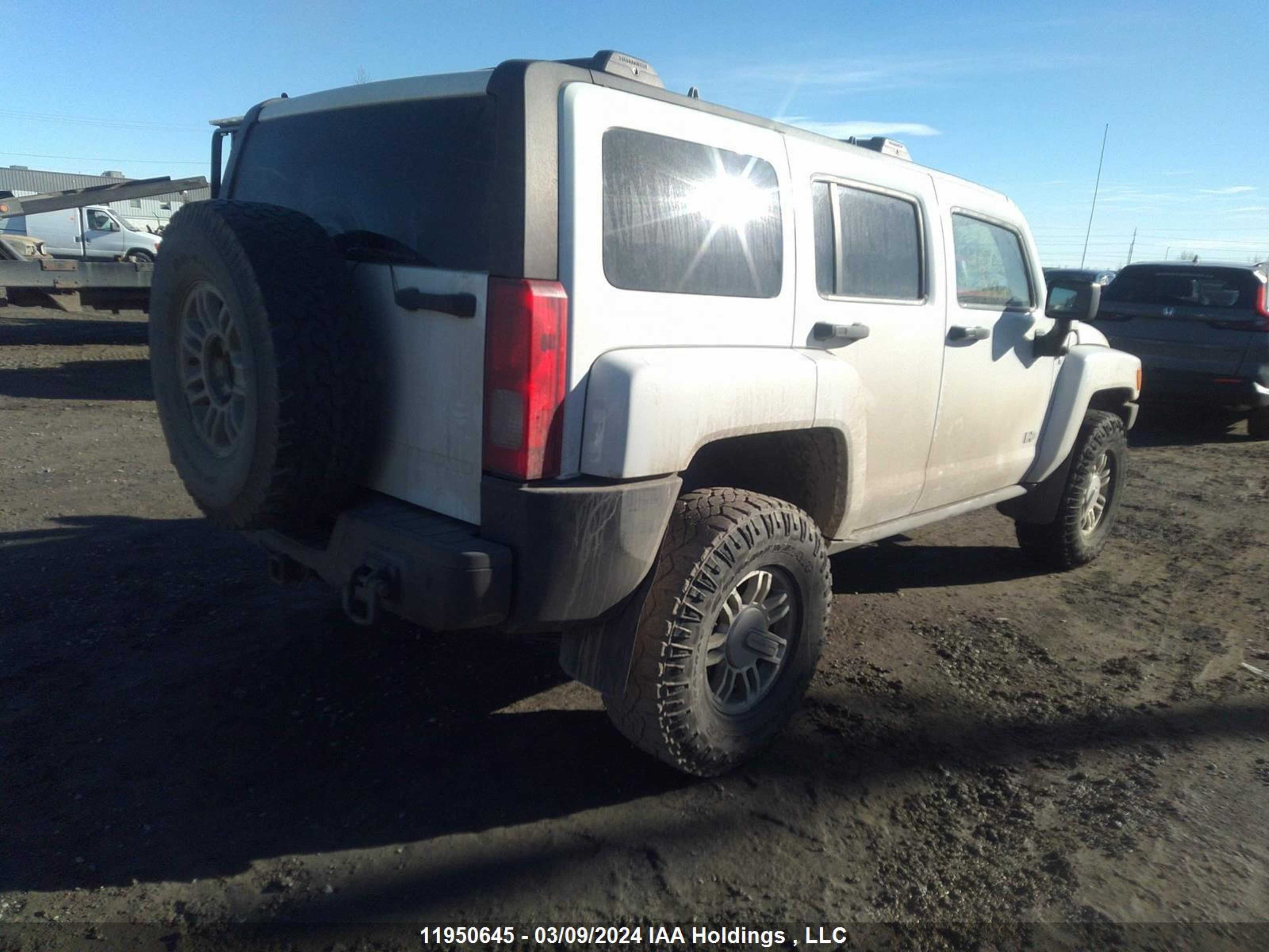 Photo 3 VIN: 5GTDN136268211082 - HUMMER H3 