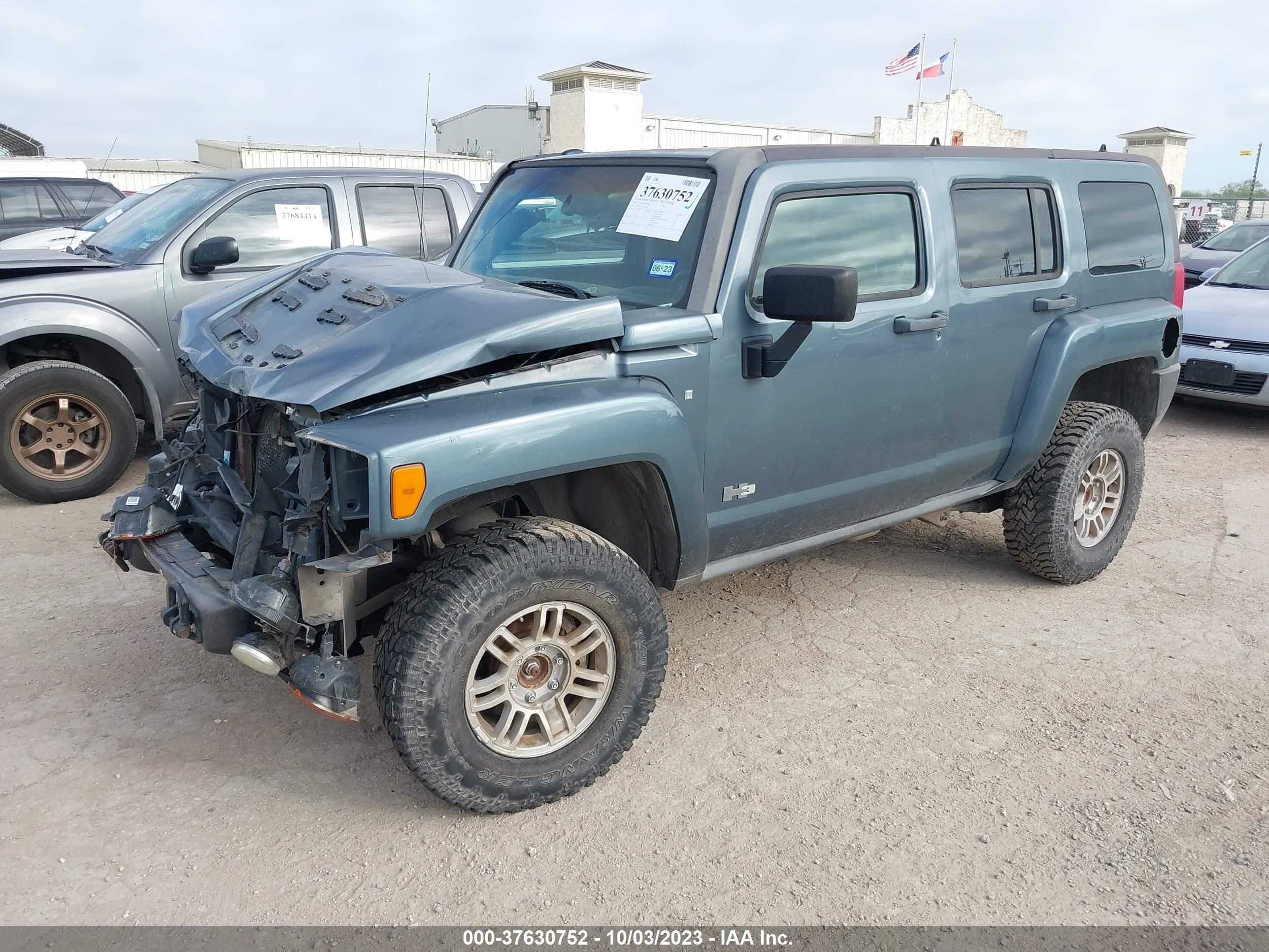 Photo 1 VIN: 5GTDN136268214306 - HUMMER H3 