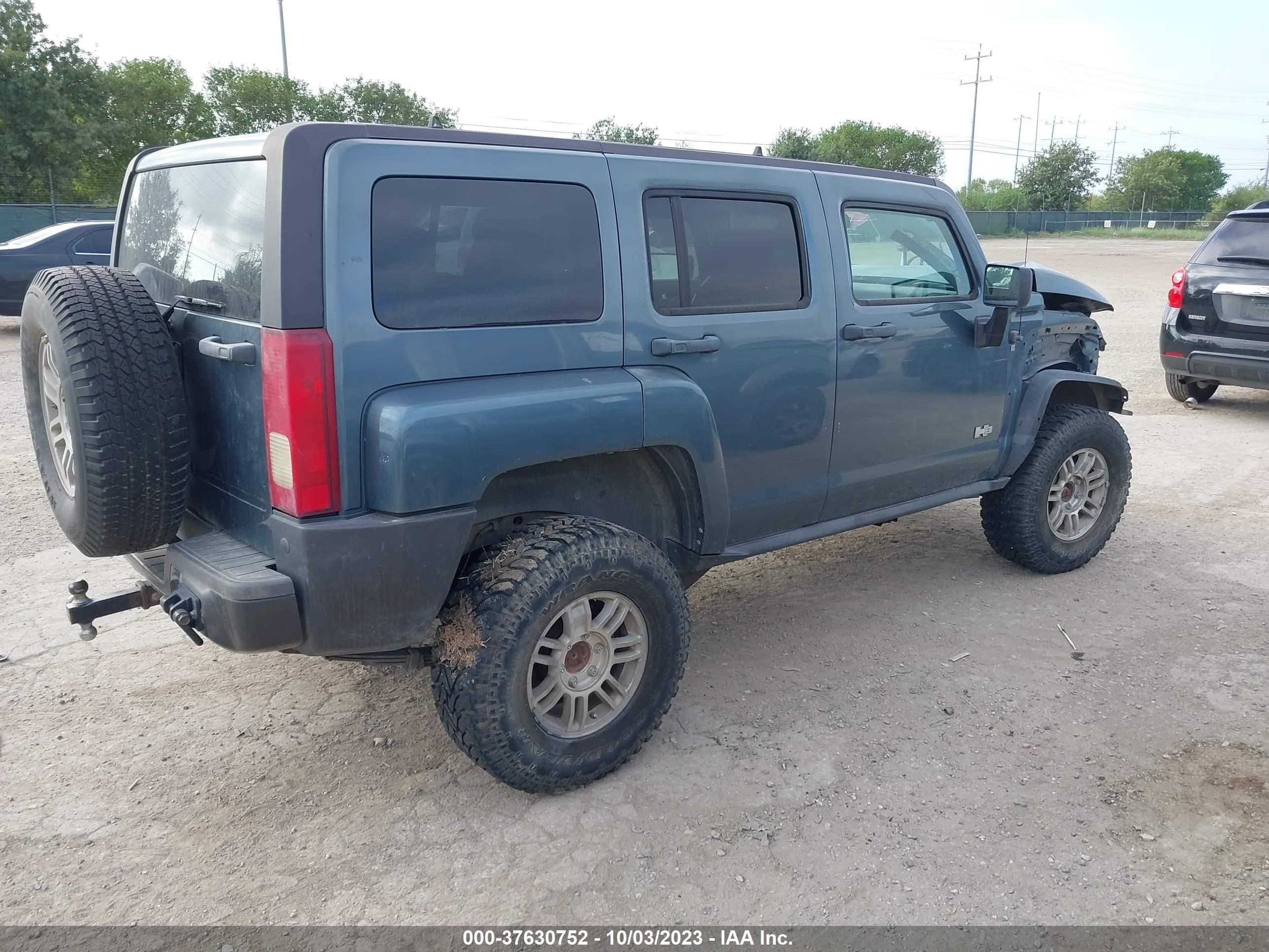 Photo 3 VIN: 5GTDN136268214306 - HUMMER H3 