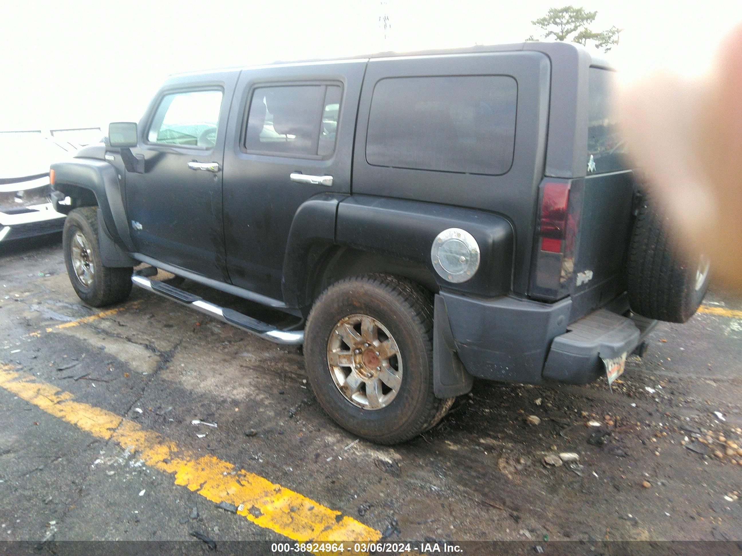 Photo 2 VIN: 5GTDN136268251842 - HUMMER NULL 