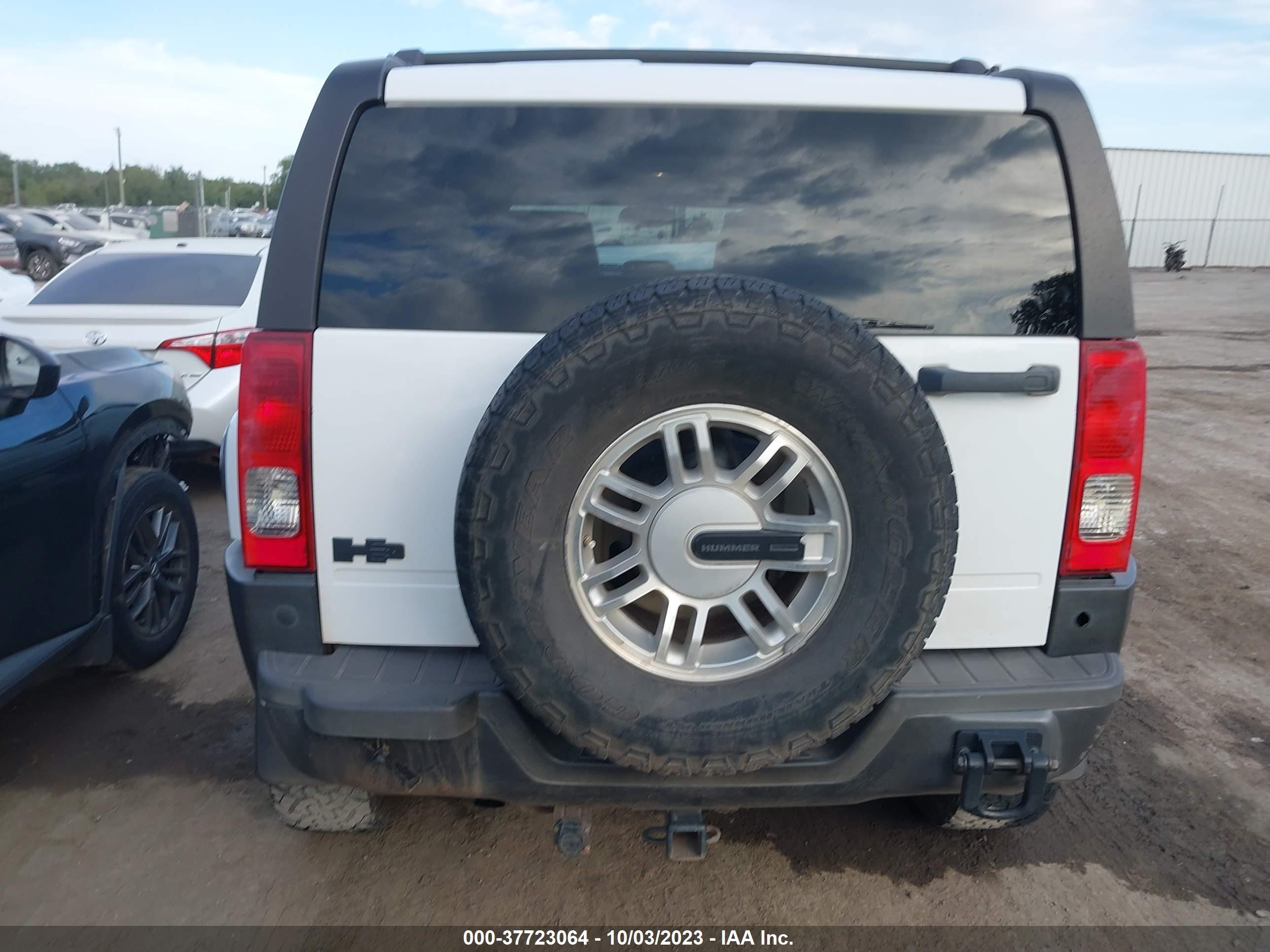 Photo 15 VIN: 5GTDN136468102655 - HUMMER H3 