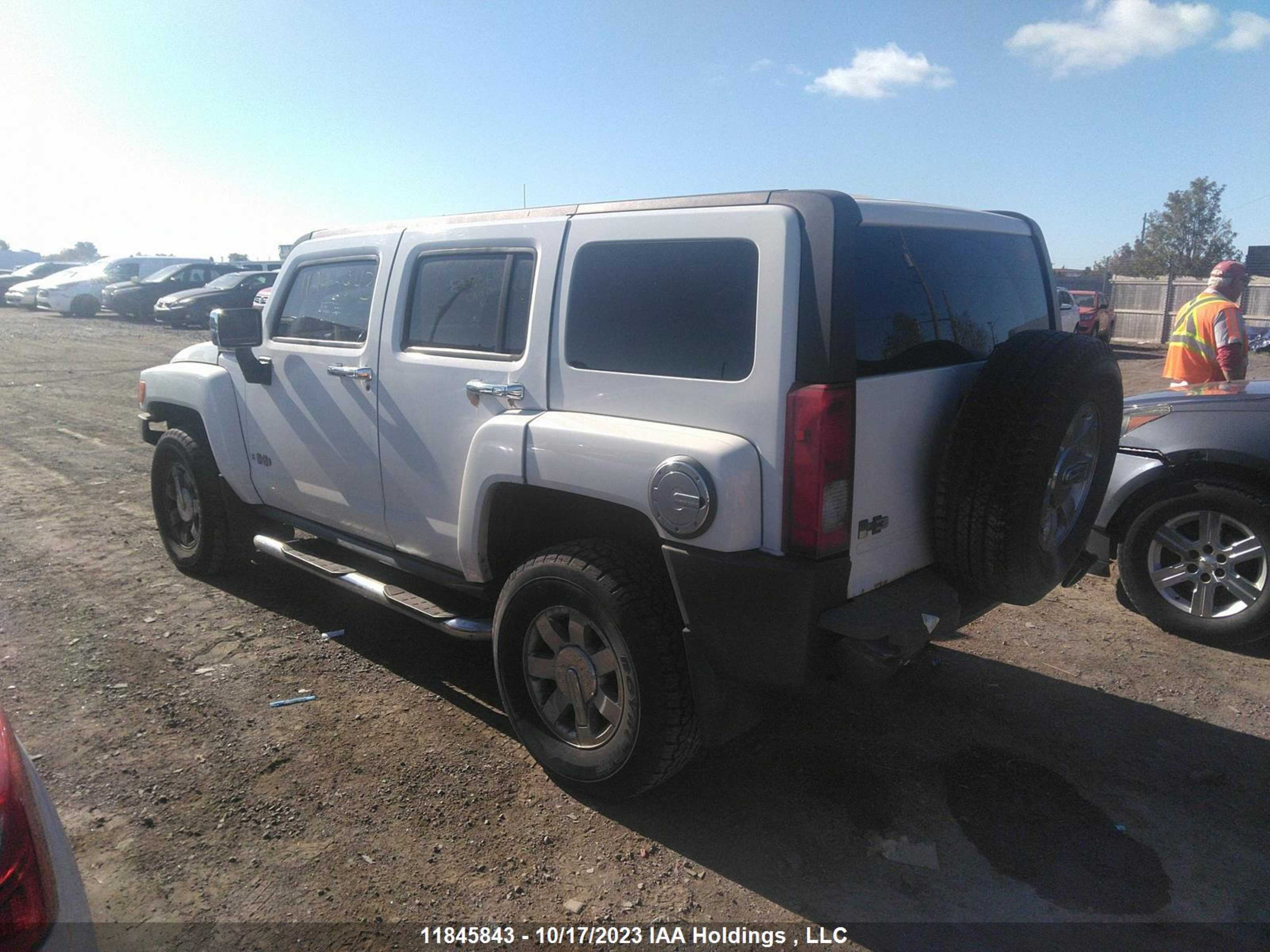 Photo 2 VIN: 5GTDN136468146610 - HUMMER H3 