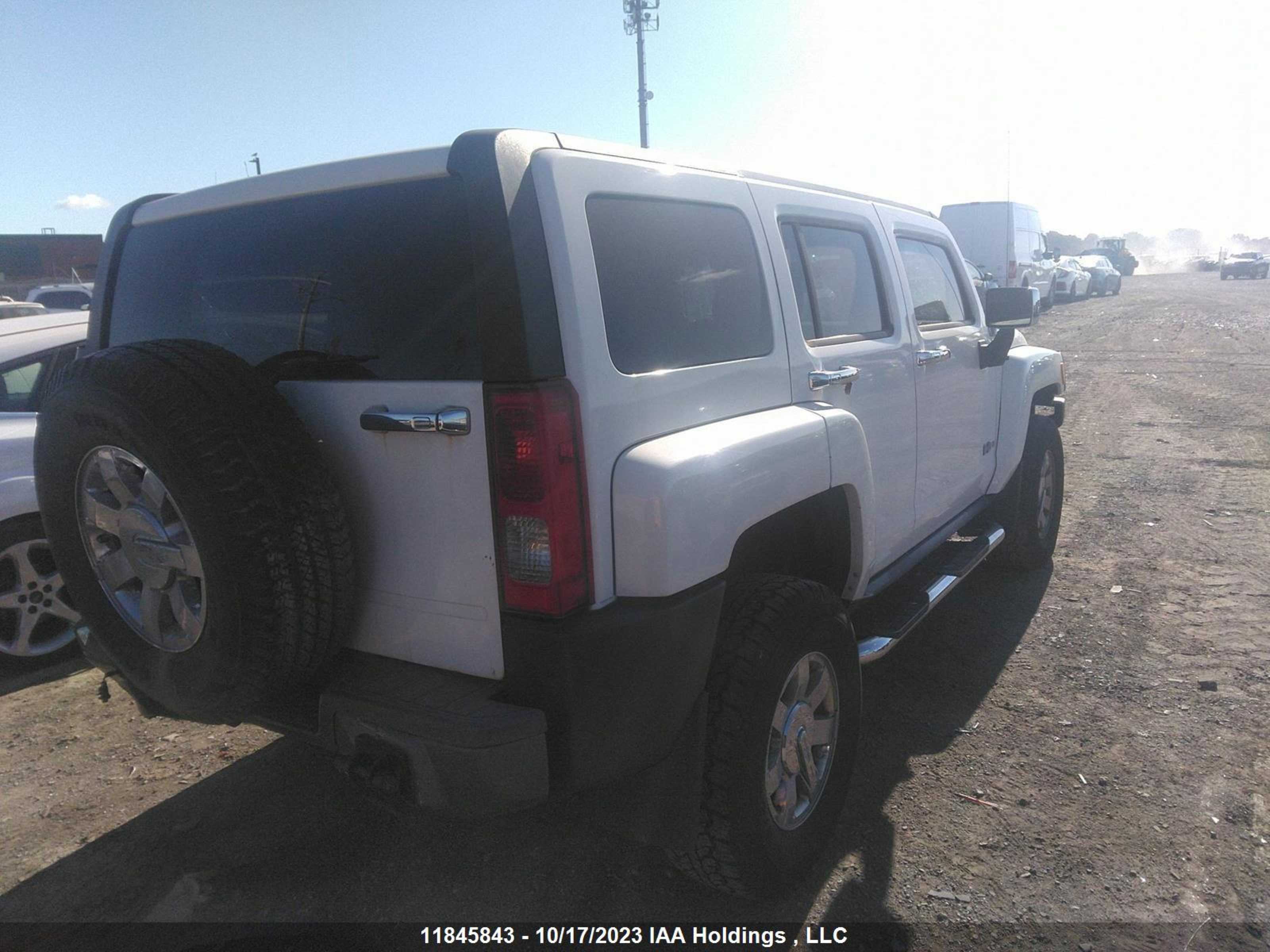 Photo 3 VIN: 5GTDN136468146610 - HUMMER H3 