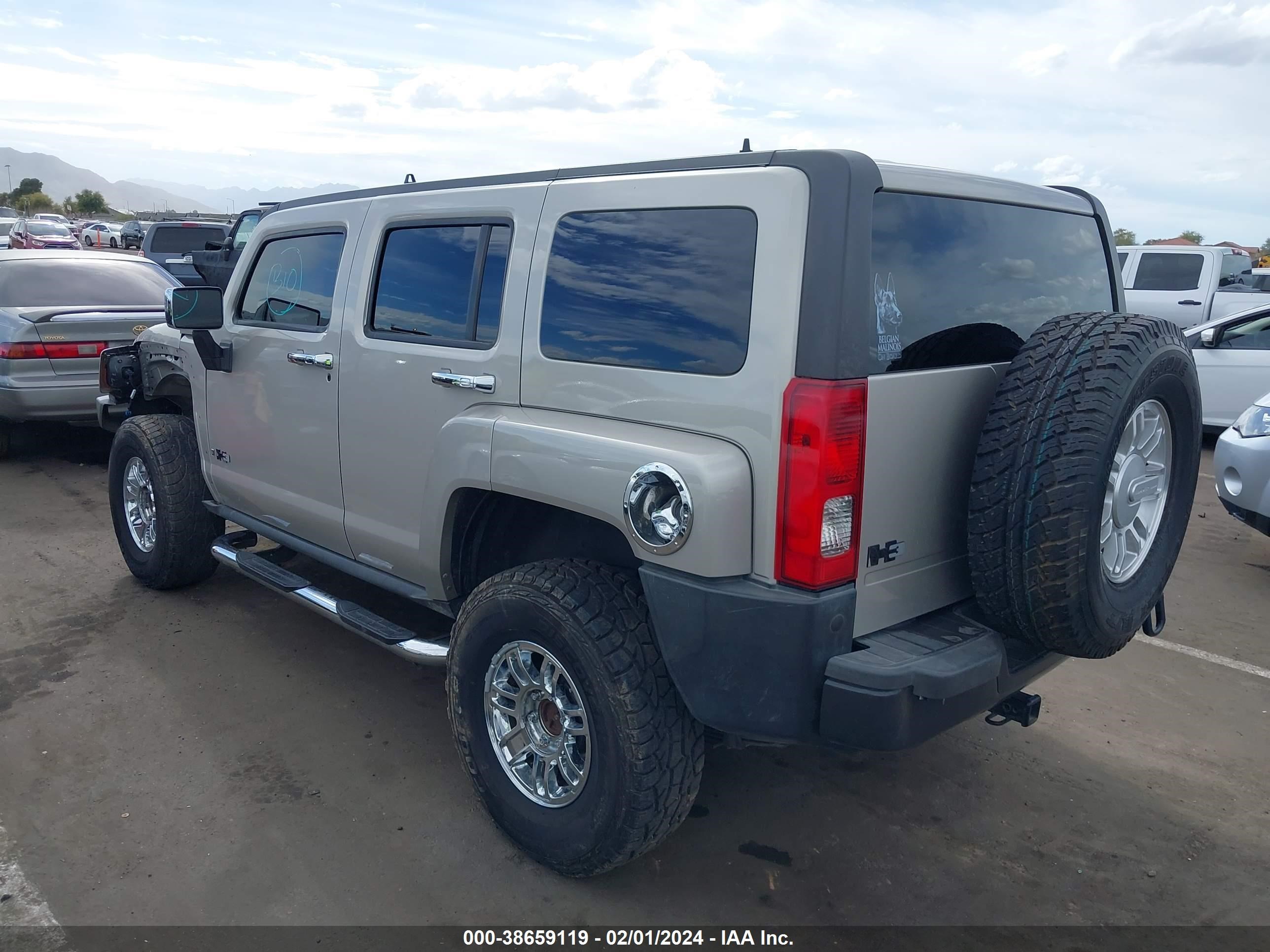 Photo 3 VIN: 5GTDN136468164301 - HUMMER H3 