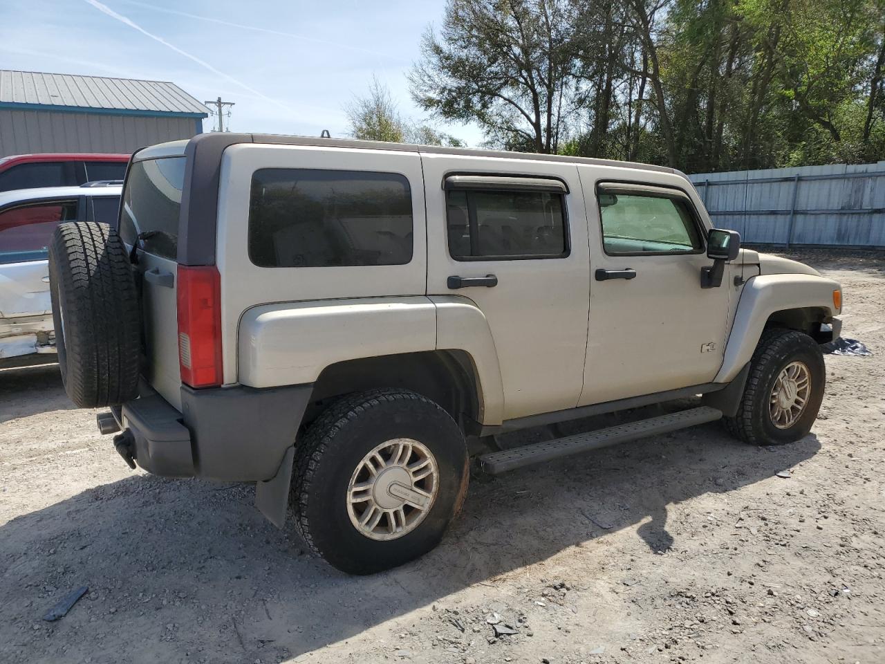 Photo 2 VIN: 5GTDN136468245895 - HUMMER H3 