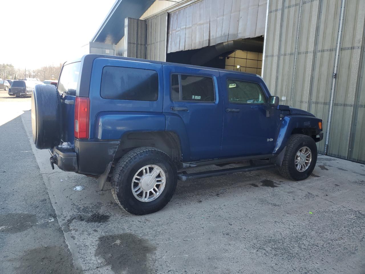 Photo 2 VIN: 5GTDN136468261885 - HUMMER H3 