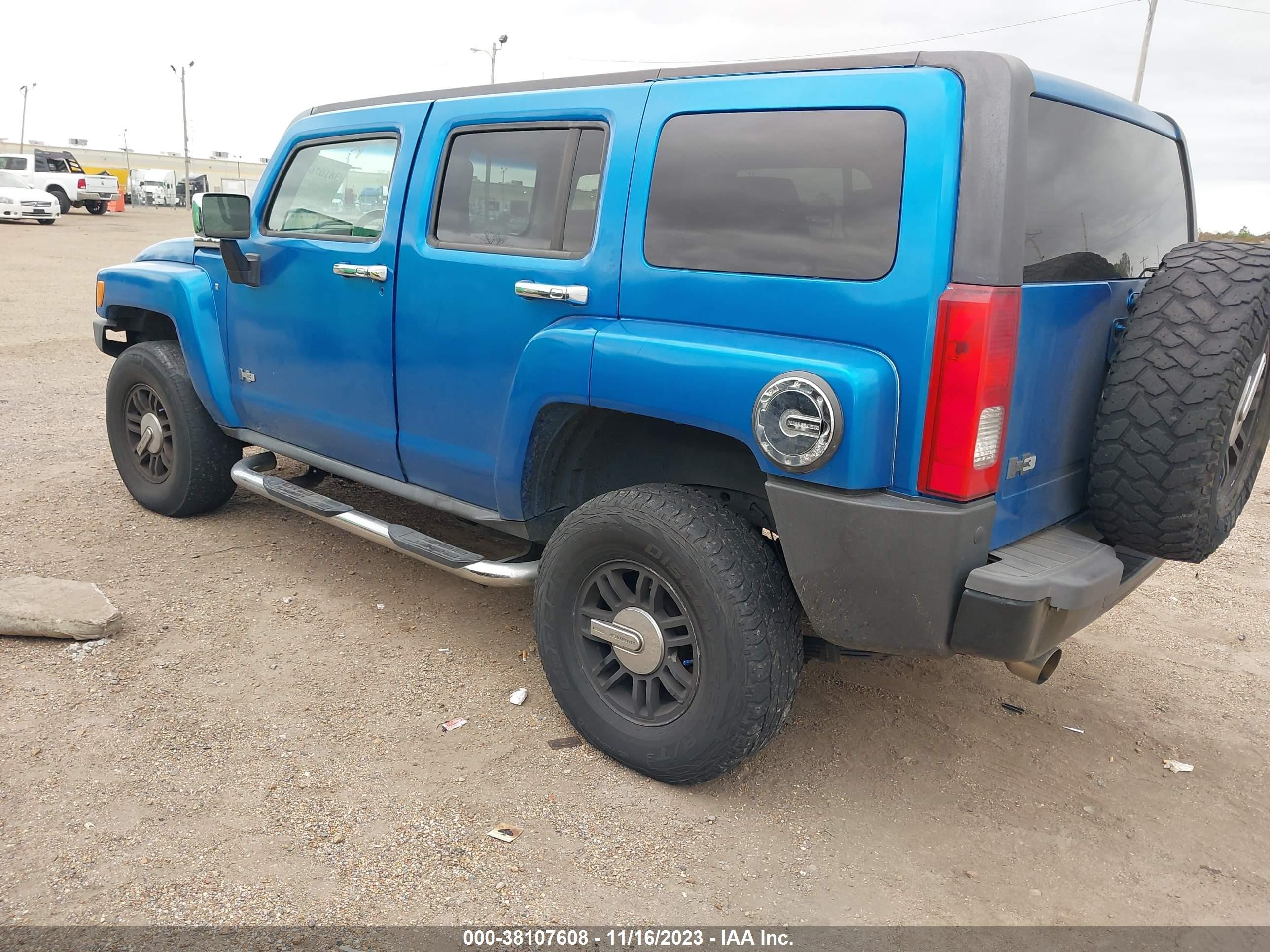 Photo 2 VIN: 5GTDN136468319283 - HUMMER NULL 