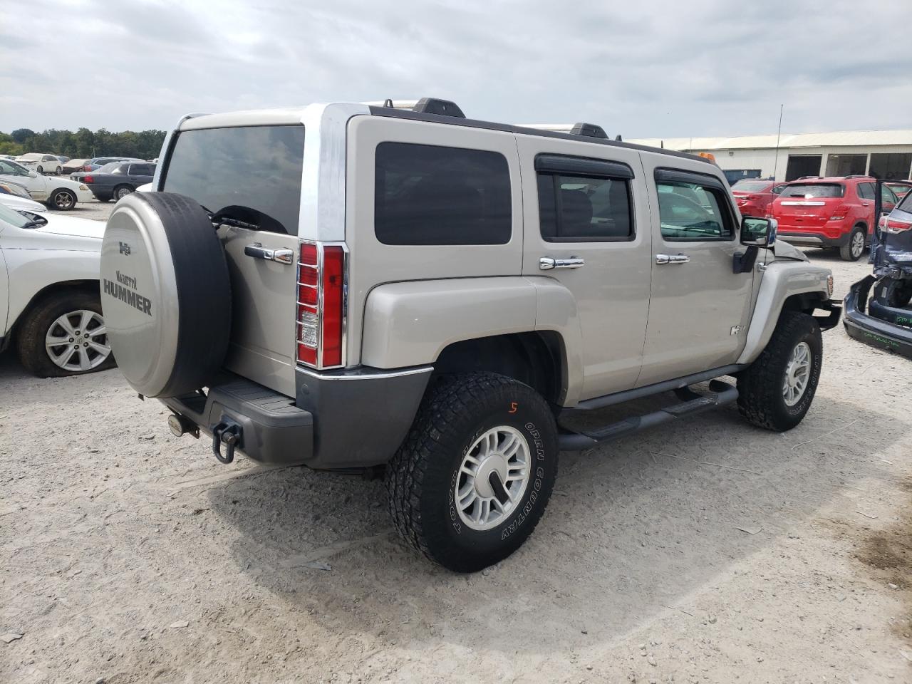 Photo 2 VIN: 5GTDN136568205793 - HUMMER H3 