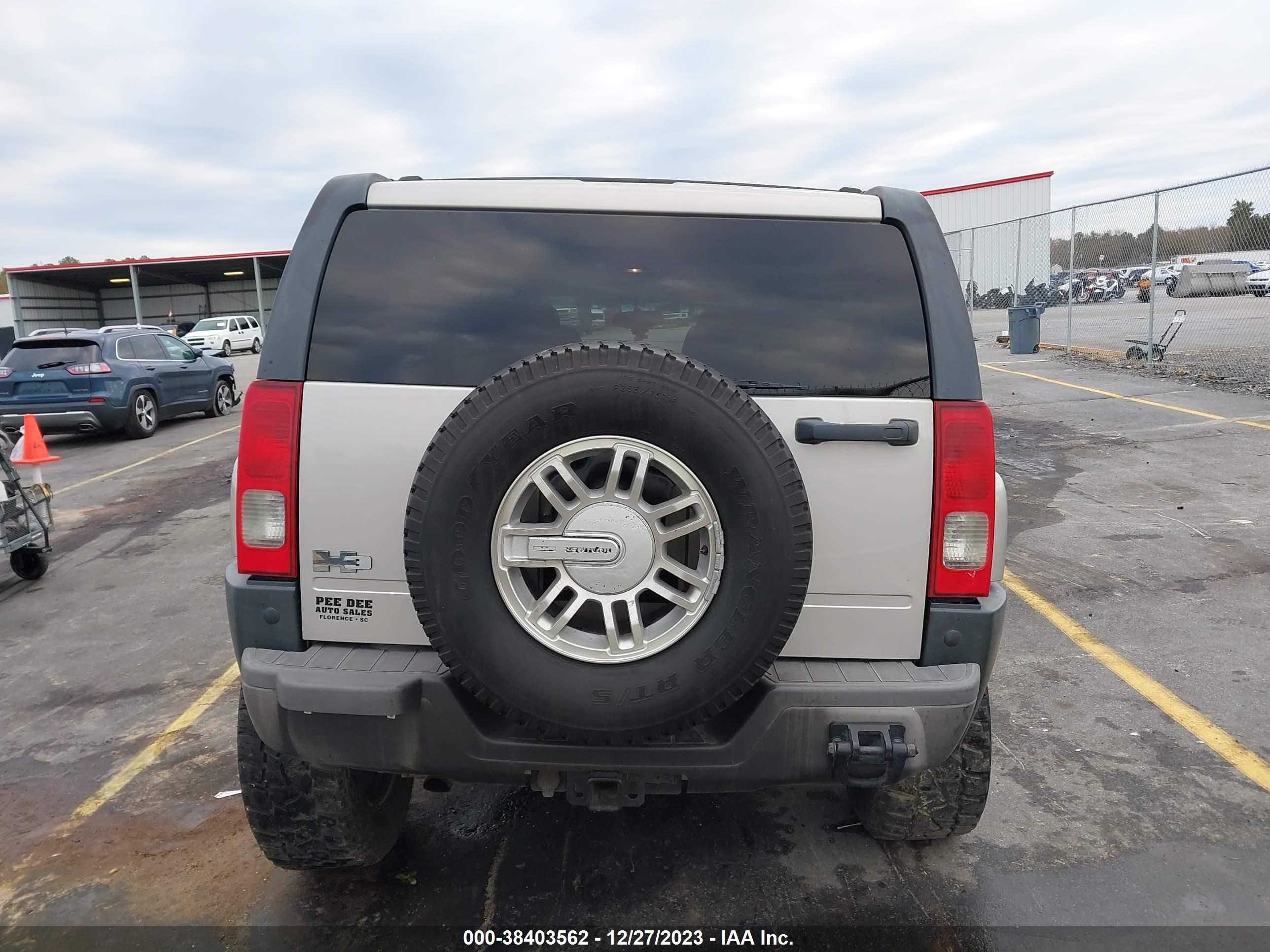 Photo 14 VIN: 5GTDN136668127511 - HUMMER H3 