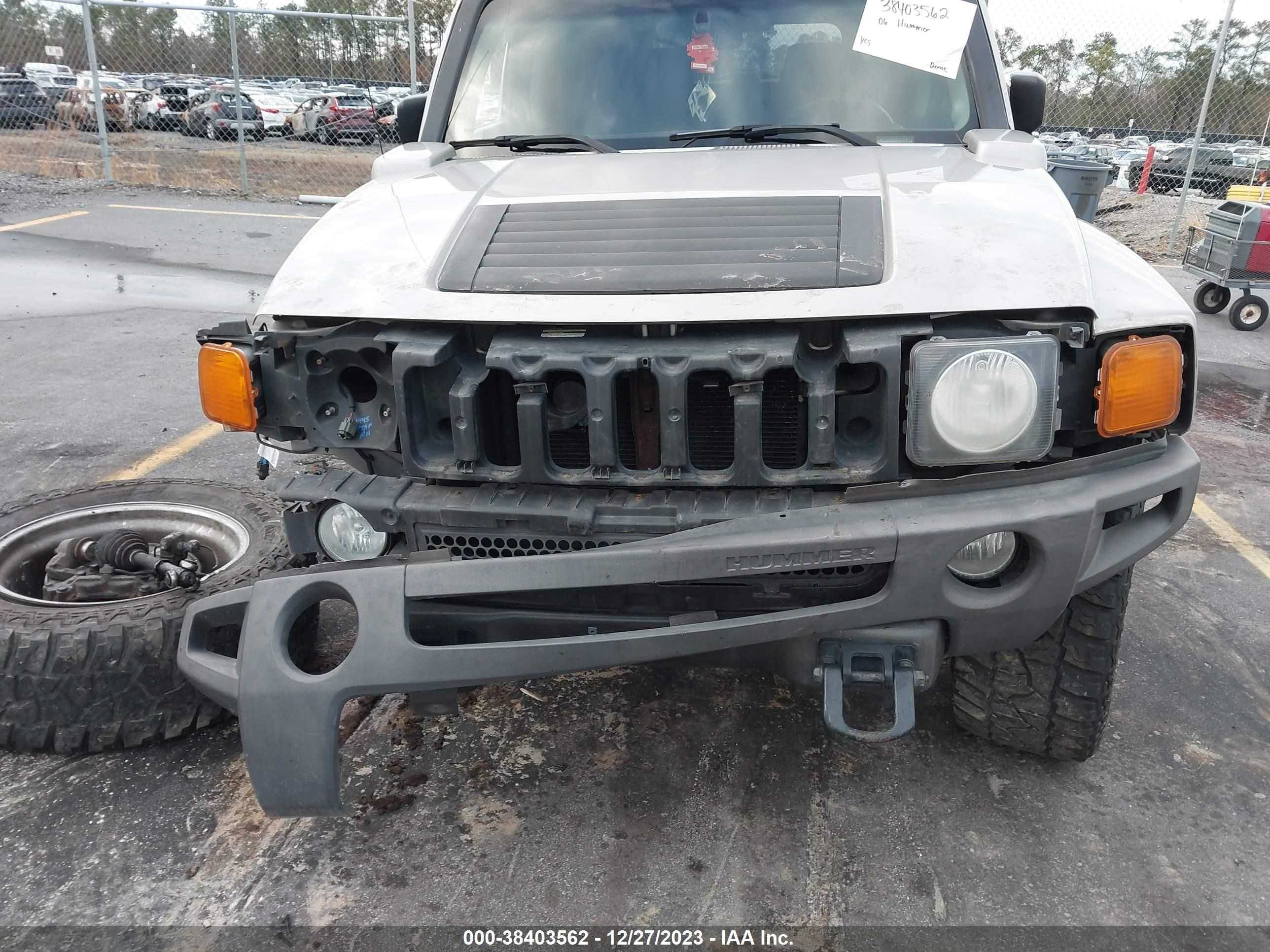 Photo 5 VIN: 5GTDN136668127511 - HUMMER H3 