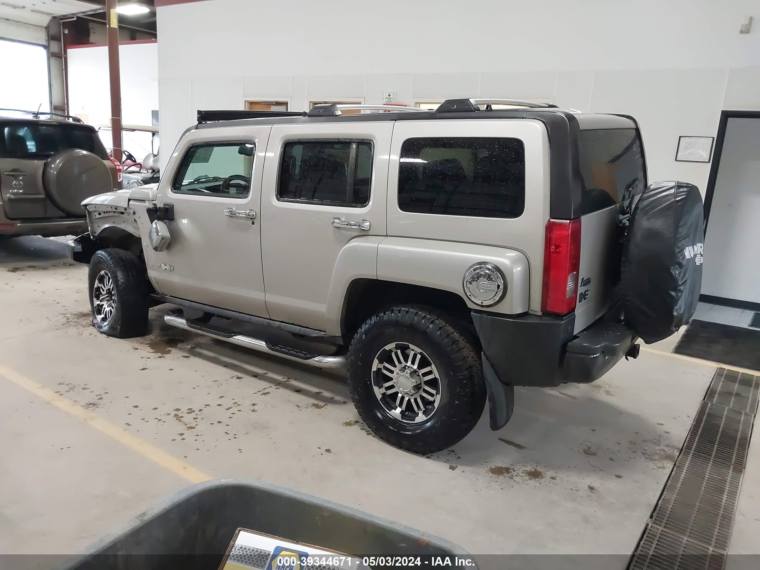 Photo 2 VIN: 5GTDN136668132627 - HUMMER NULL 