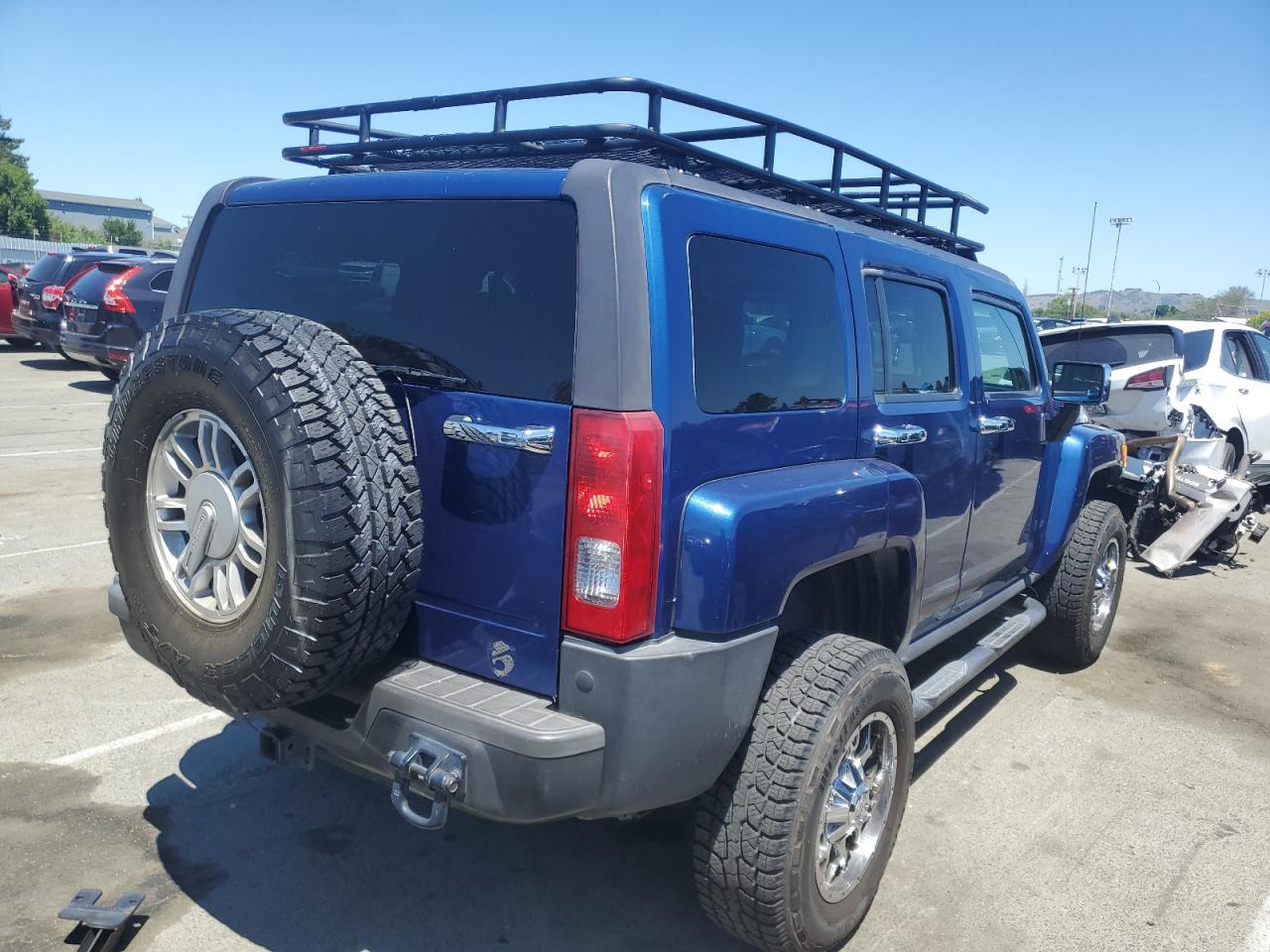 Photo 2 VIN: 5GTDN136668301853 - HUMMER H3 