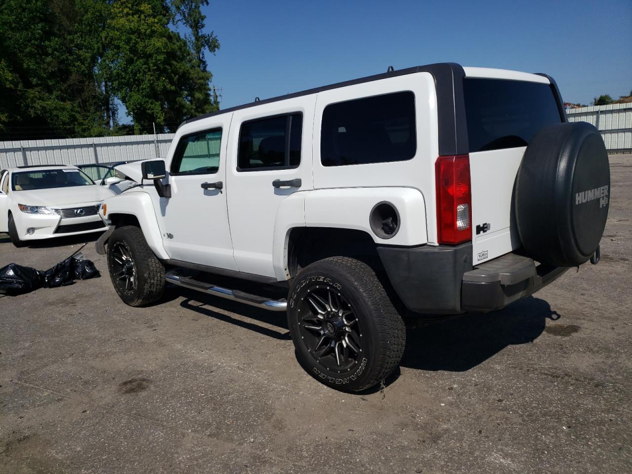 Photo 1 VIN: 5GTDN136768145726 - HUMMER H3 