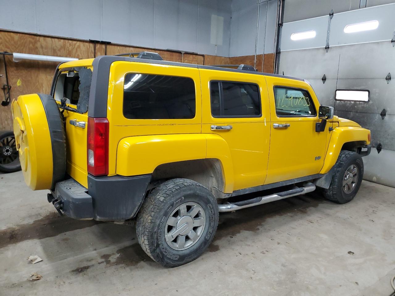 Photo 2 VIN: 5GTDN136768253781 - HUMMER H3 