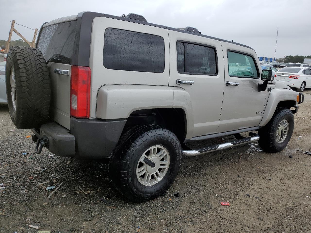 Photo 2 VIN: 5GTDN136868104294 - HUMMER H3 