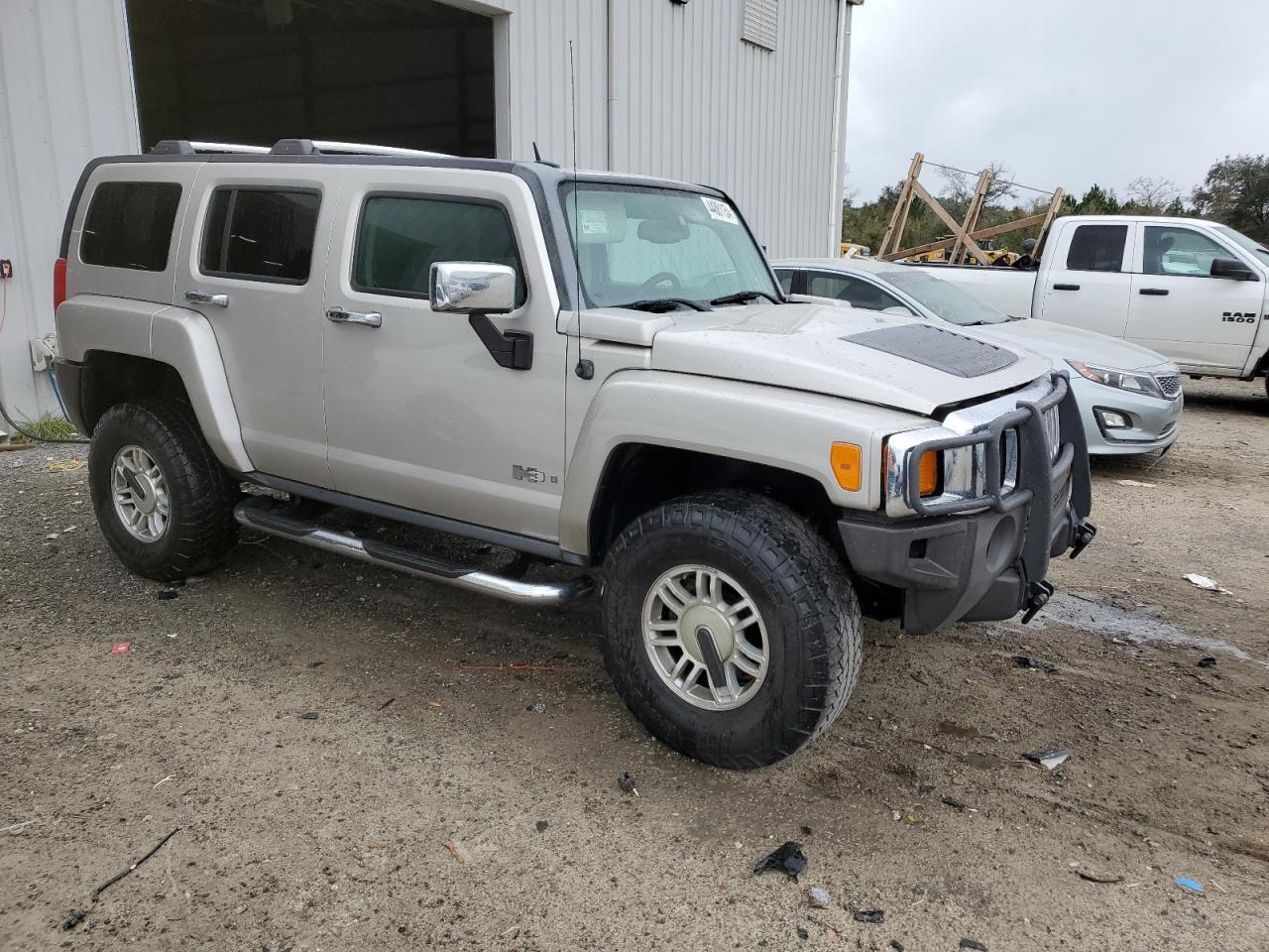 Photo 3 VIN: 5GTDN136868104294 - HUMMER H3 