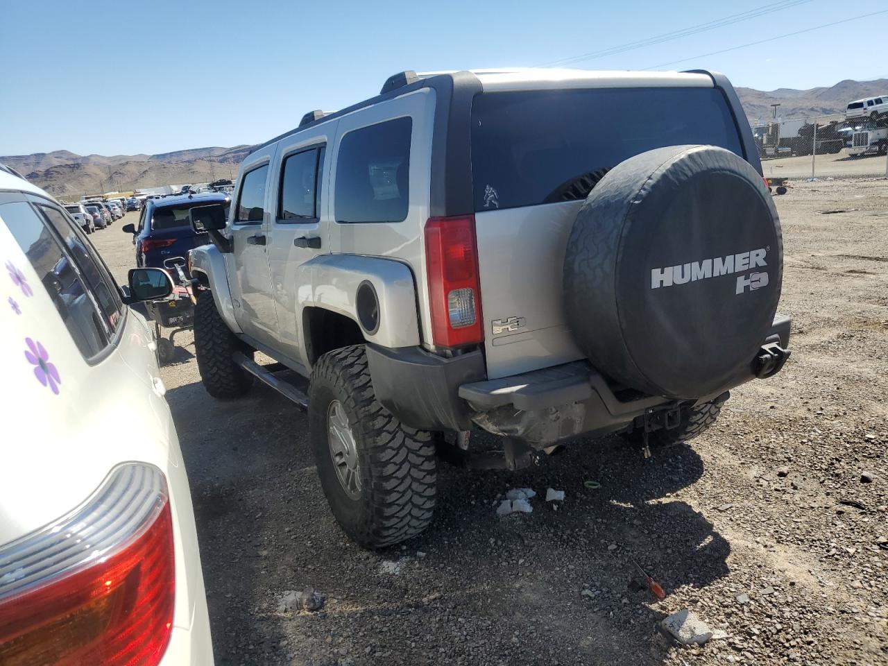 Photo 1 VIN: 5GTDN136868311686 - HUMMER H3 