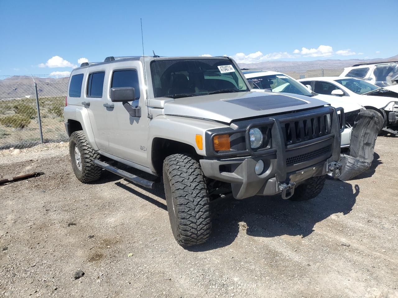 Photo 3 VIN: 5GTDN136868311686 - HUMMER H3 