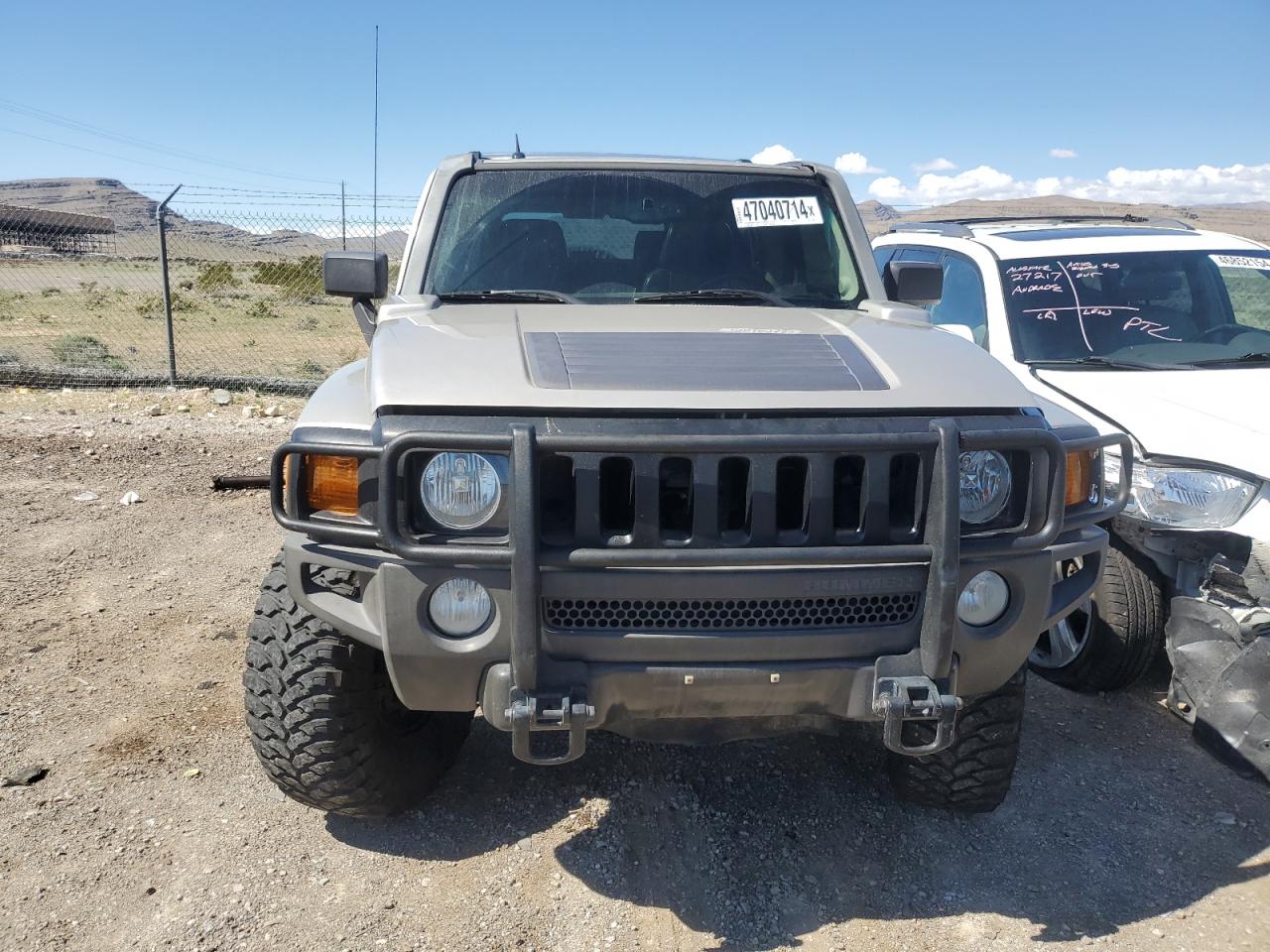 Photo 4 VIN: 5GTDN136868311686 - HUMMER H3 