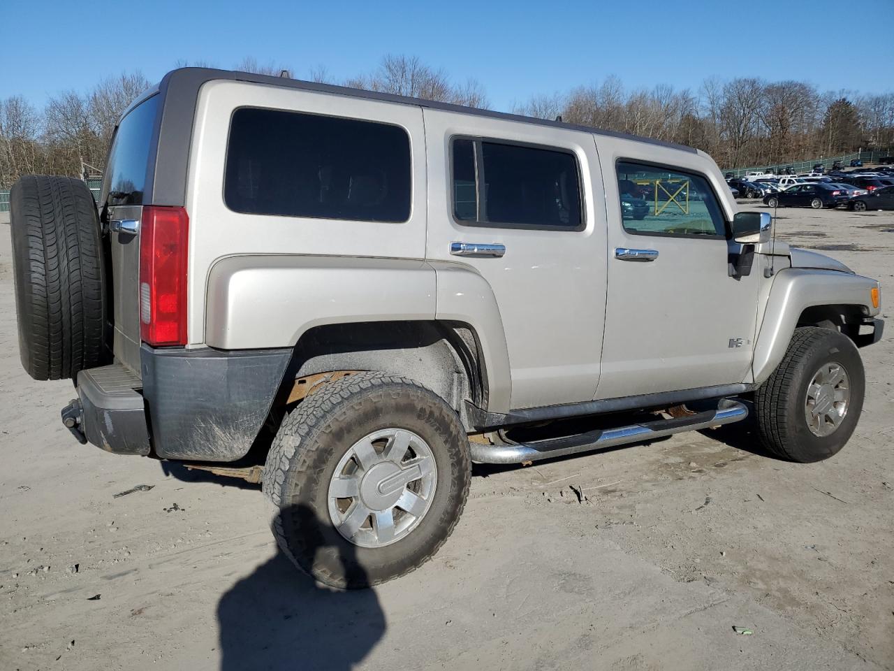 Photo 2 VIN: 5GTDN136968119046 - HUMMER H3 