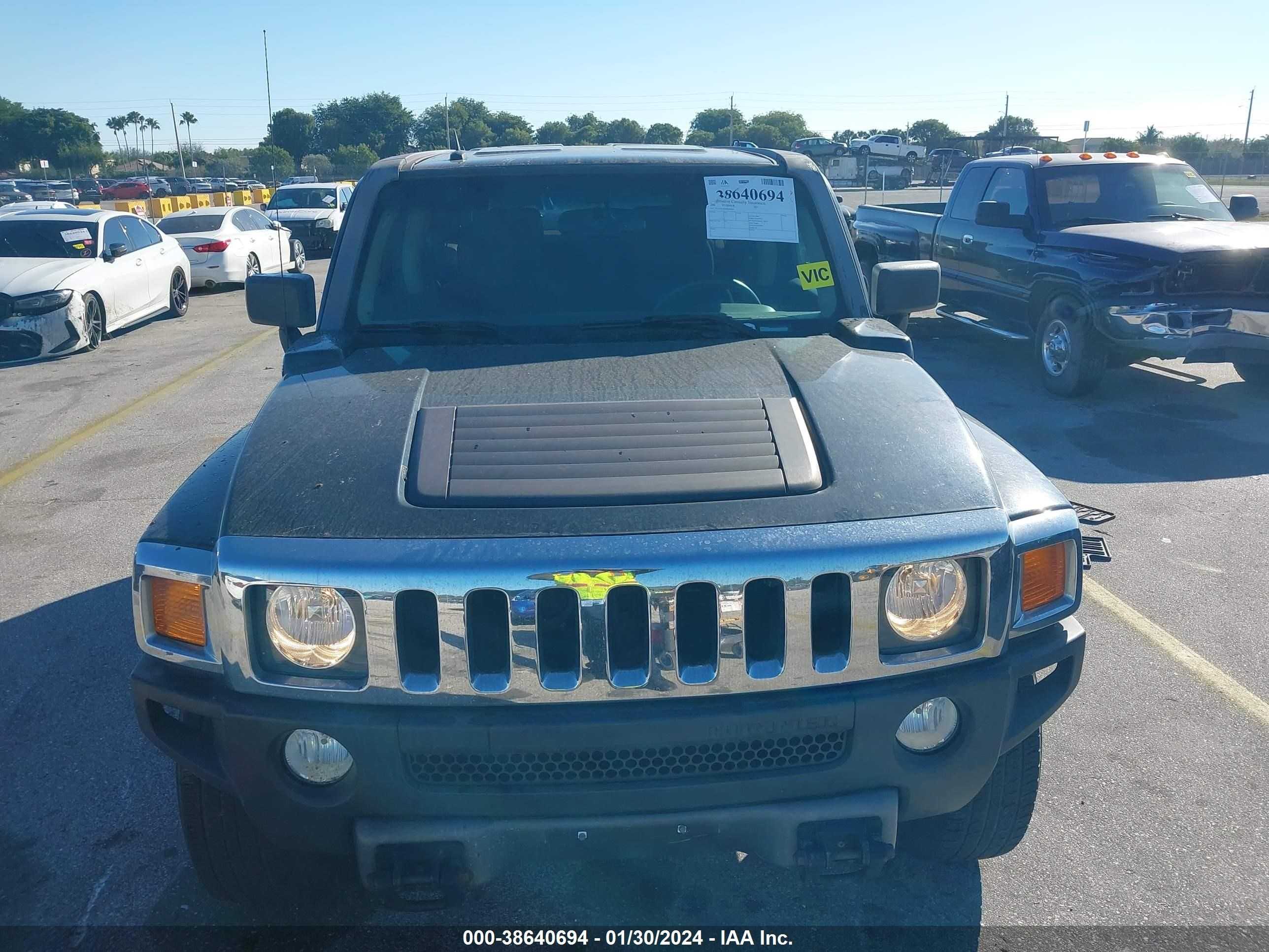 Photo 11 VIN: 5GTDN136968189601 - HUMMER H3 