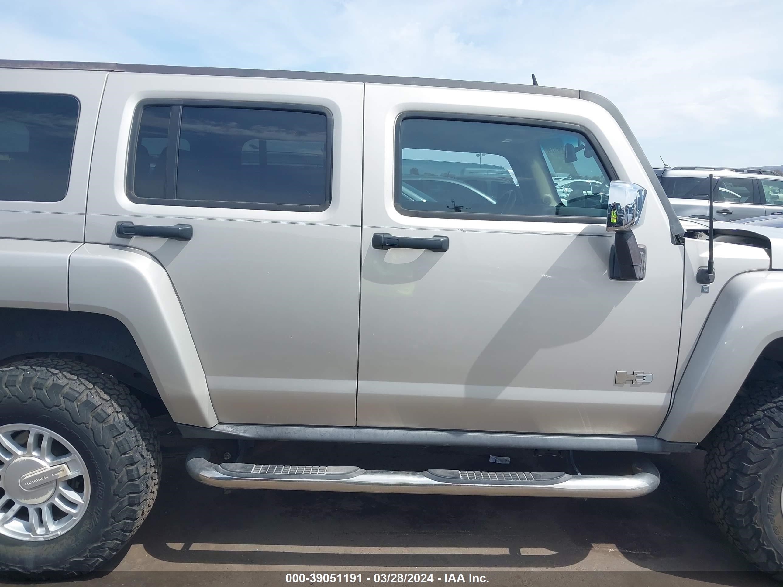 Photo 13 VIN: 5GTDN136968227408 - HUMMER NULL 