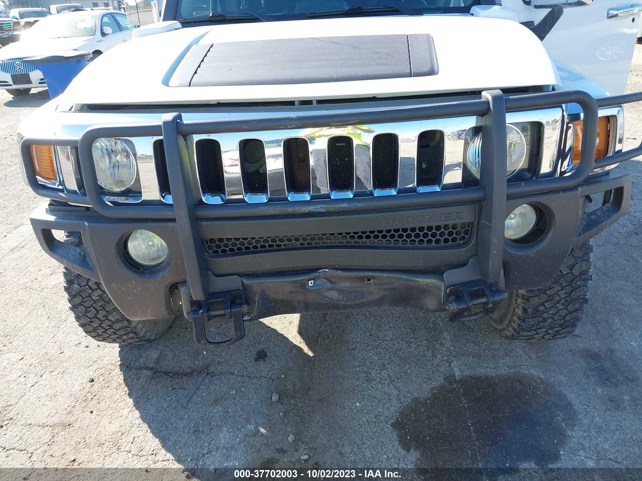 Photo 5 VIN: 5GTDN136X68127172 - HUMMER H3 