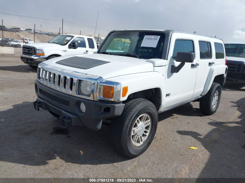 Photo 1 VIN: 5GTDN136X68210889 - HUMMER H3 