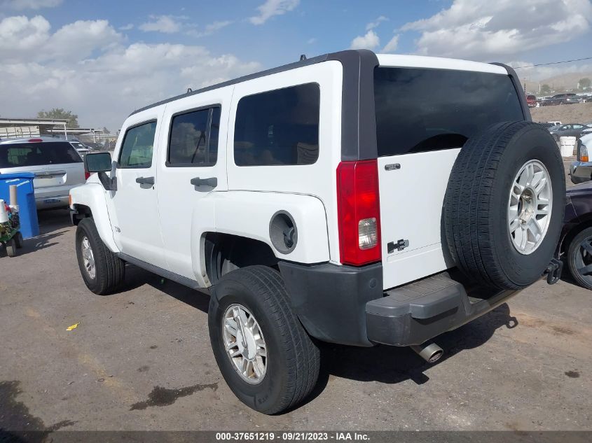 Photo 2 VIN: 5GTDN136X68210889 - HUMMER H3 