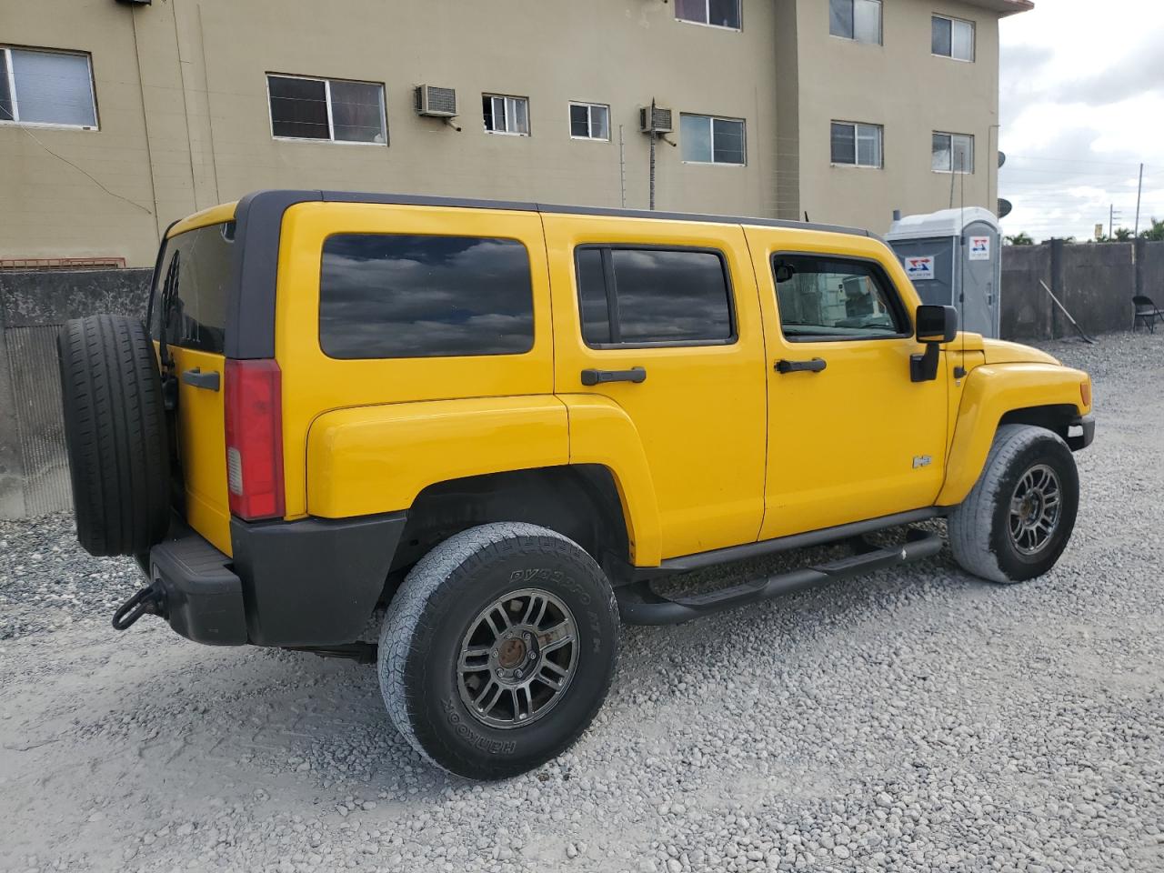 Photo 2 VIN: 5GTDN13E078192282 - HUMMER H3 