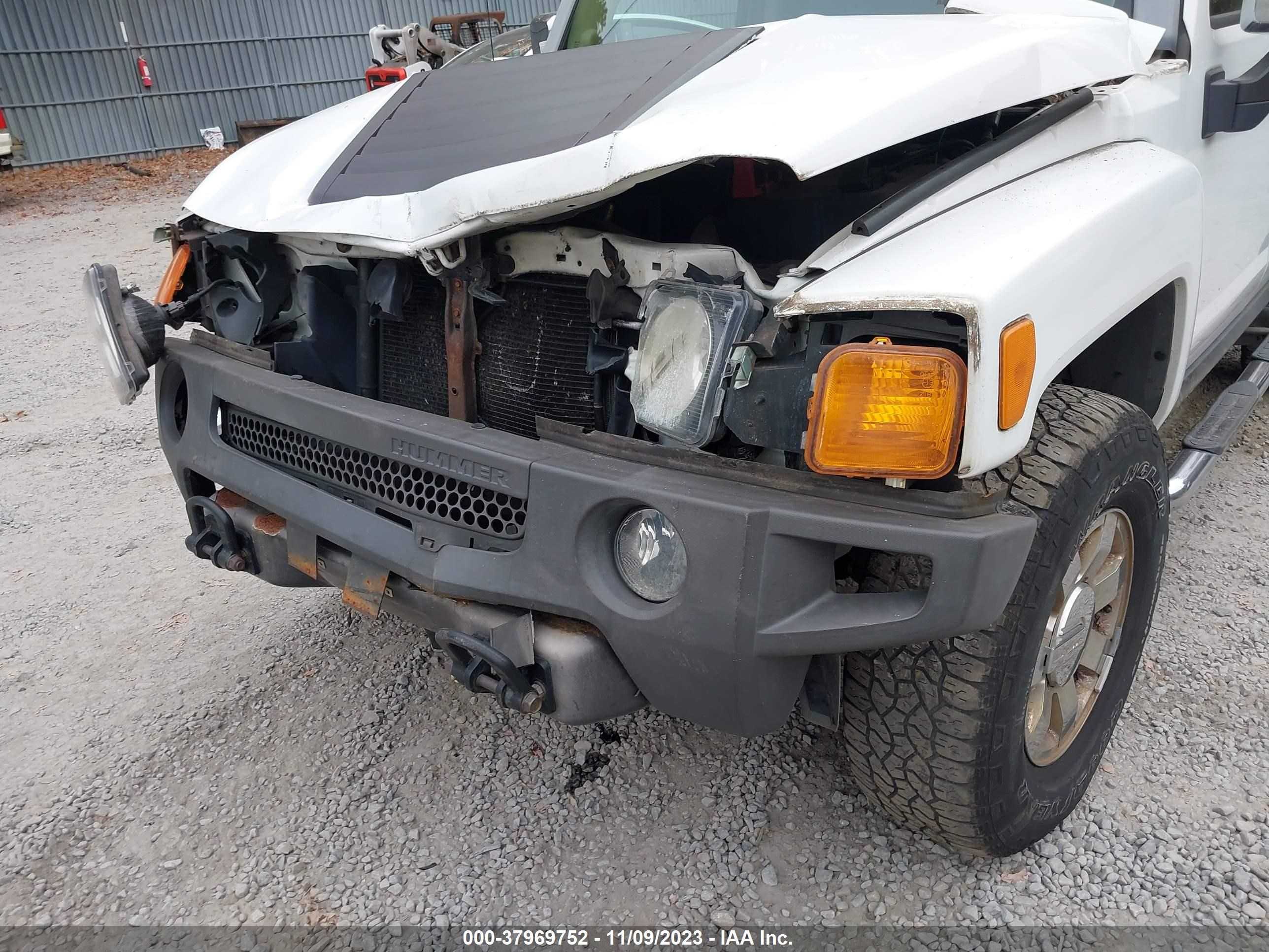 Photo 5 VIN: 5GTDN13E178118756 - HUMMER H3 