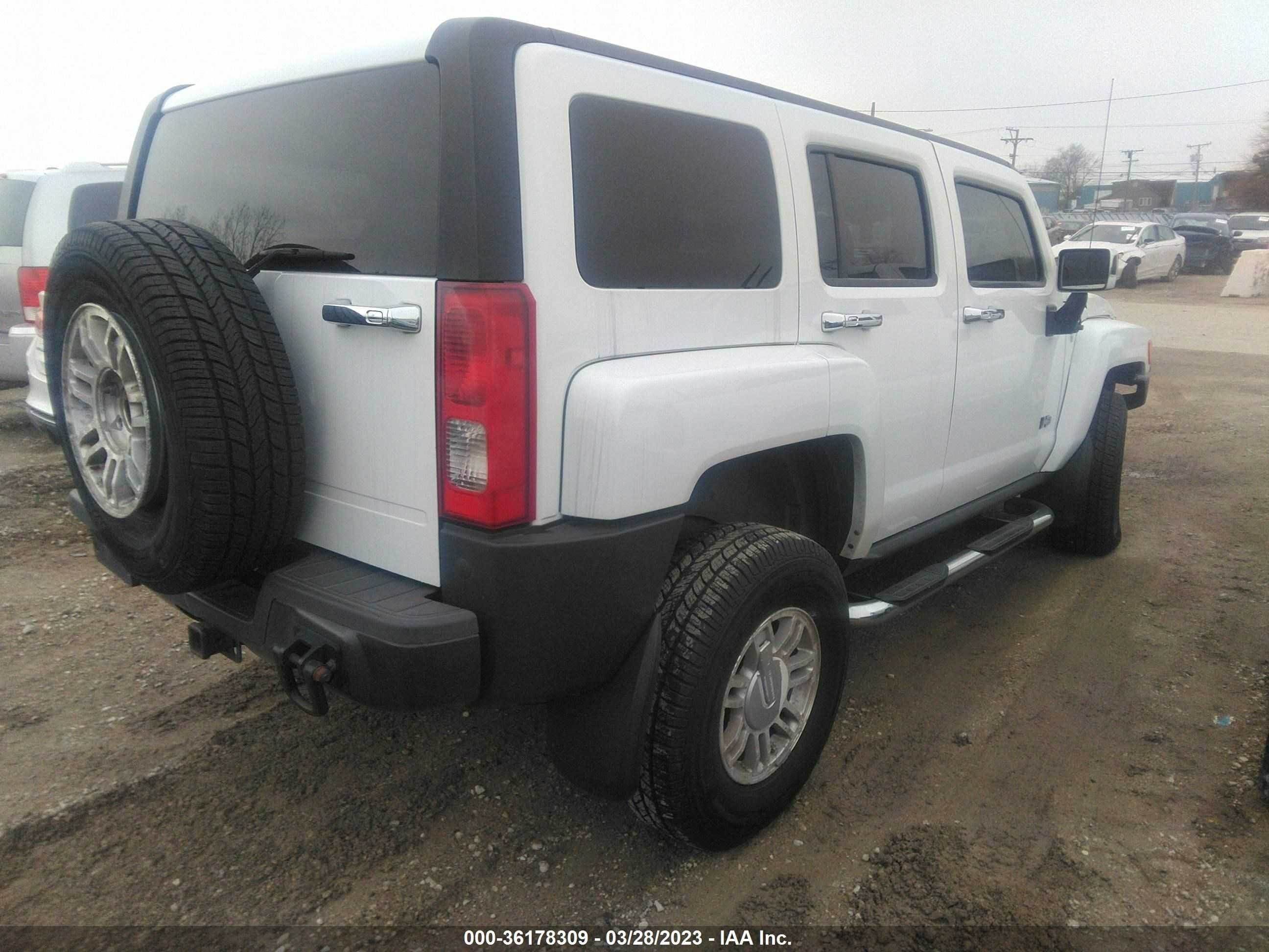 Photo 3 VIN: 5GTDN13E178188497 - HUMMER H3 