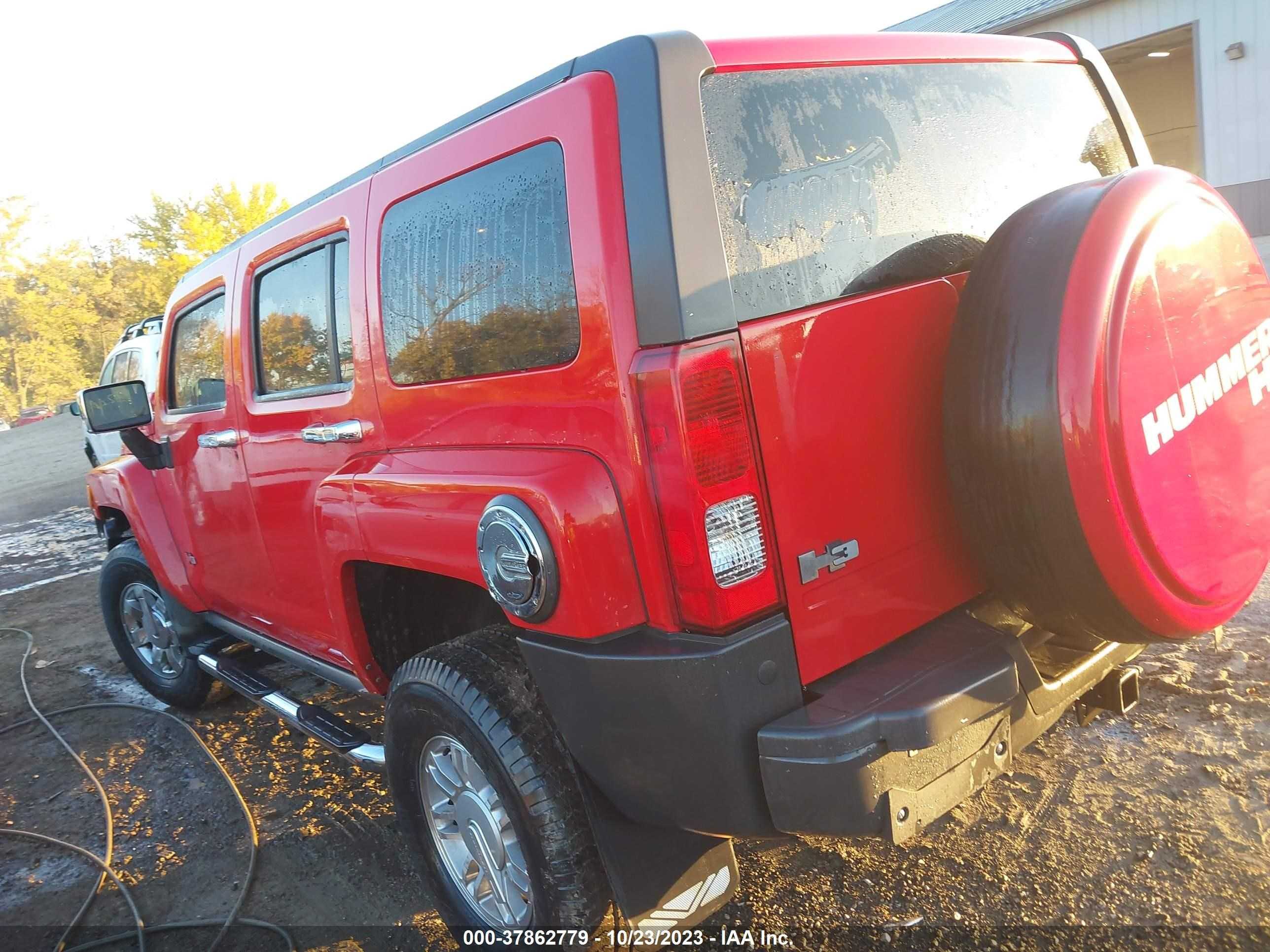 Photo 2 VIN: 5GTDN13E278209325 - HUMMER H3 