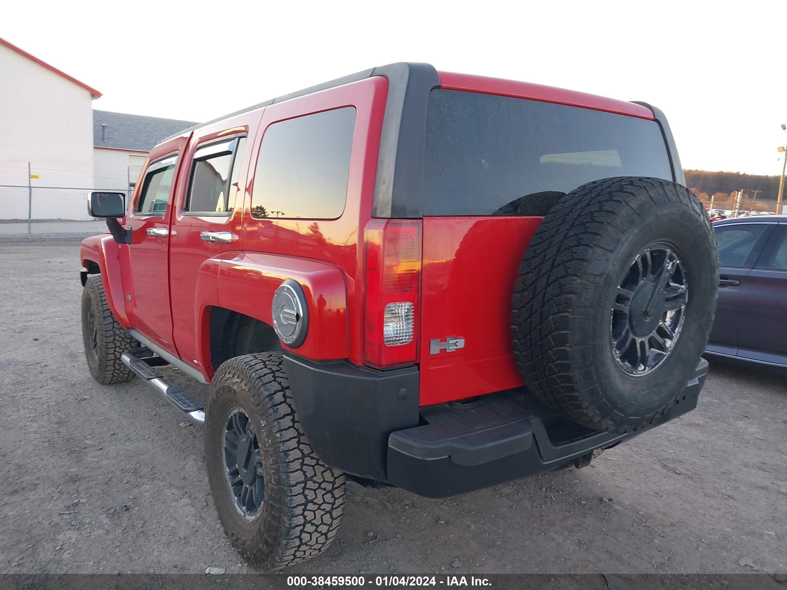 Photo 2 VIN: 5GTDN13E278243670 - HUMMER H3 