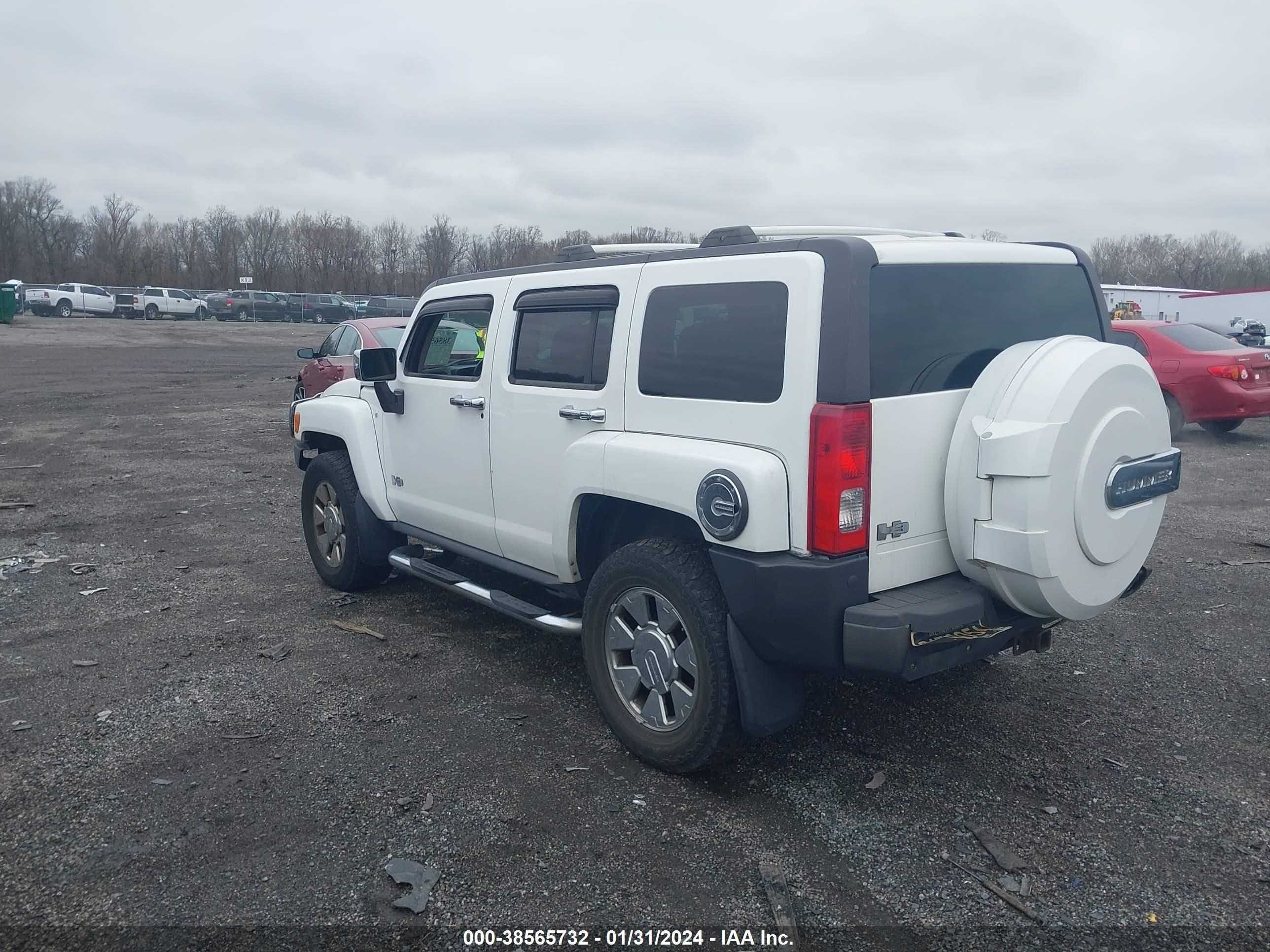 Photo 2 VIN: 5GTDN13E378178604 - HUMMER H3 