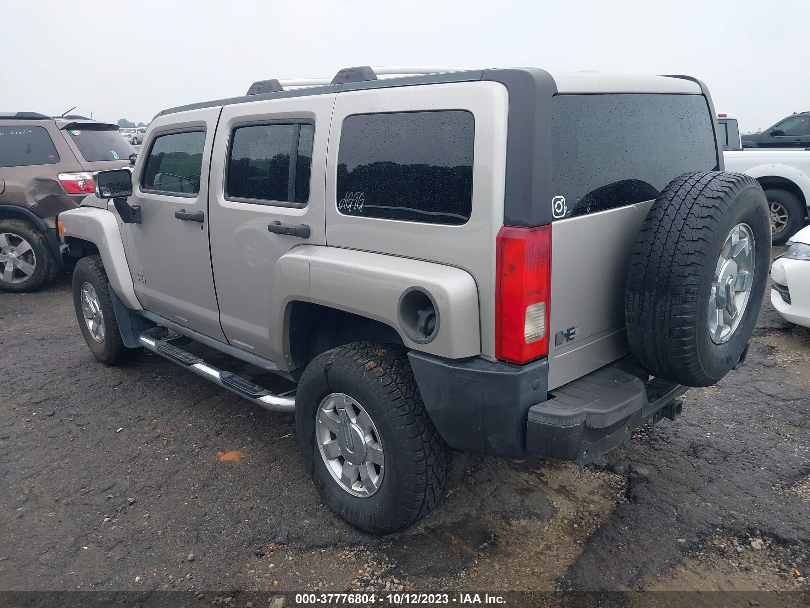 Photo 2 VIN: 5GTDN13E478174738 - HUMMER H3 