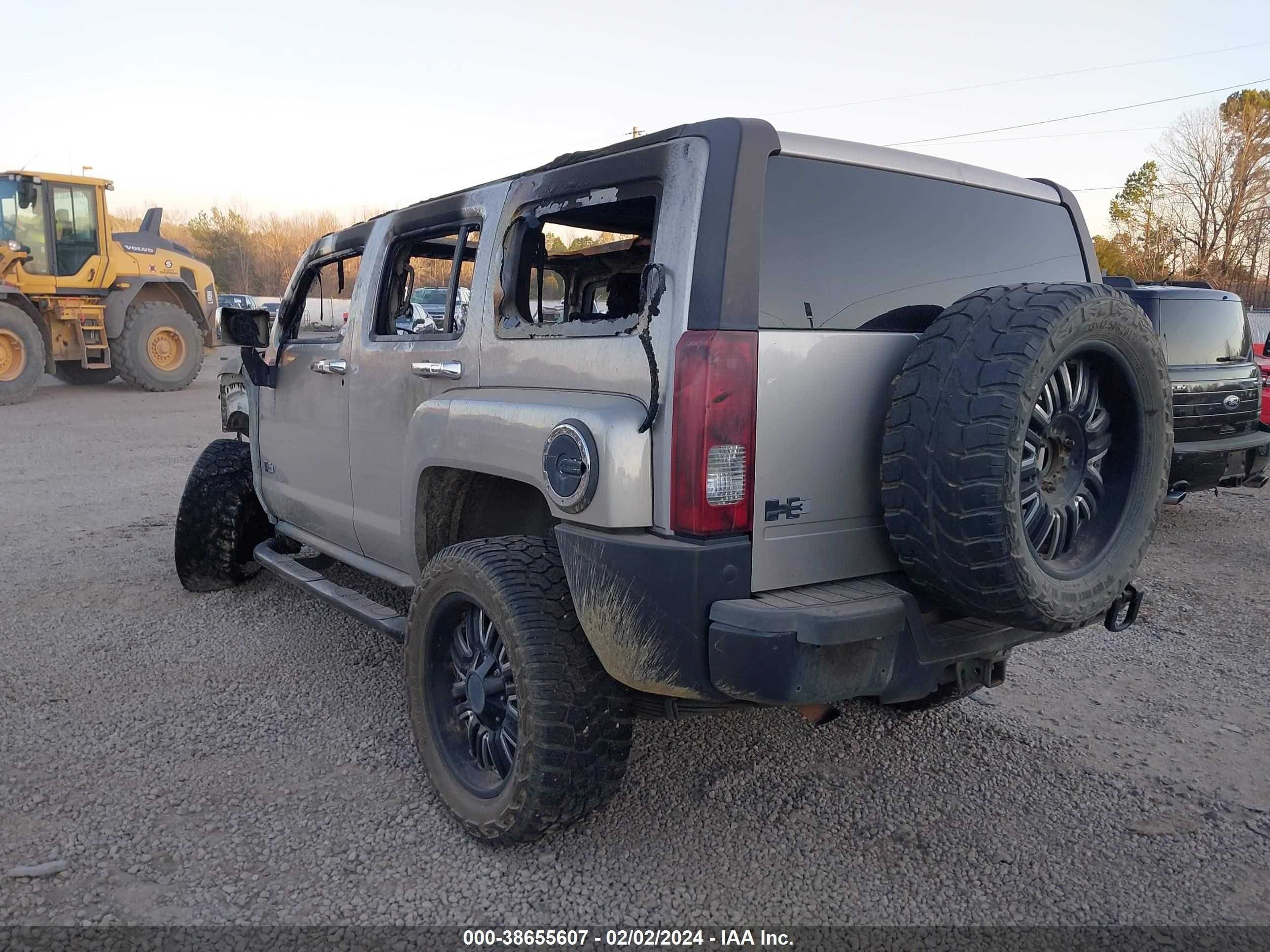 Photo 2 VIN: 5GTDN13E478189837 - HUMMER H3 